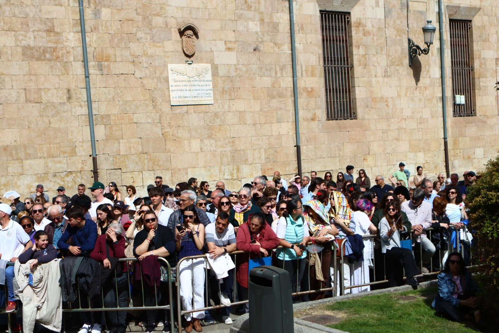 Procesión del encuentro de Nuestra Señora de la Alegría y Jesús Resucitado en el Domingo de Resurrección en Salamanca