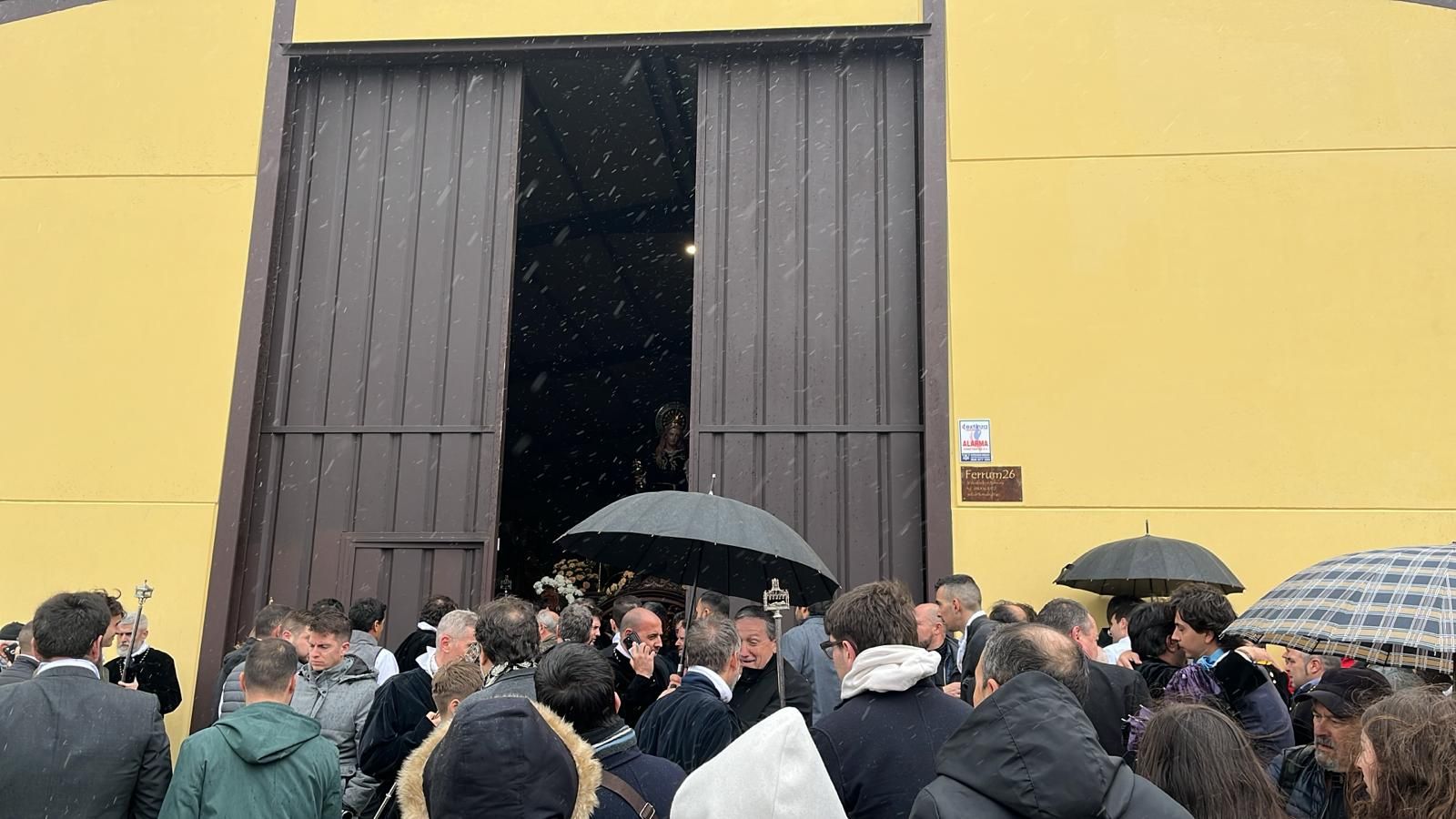 Se suspende la procesión del Santo Entierro por la lluvia