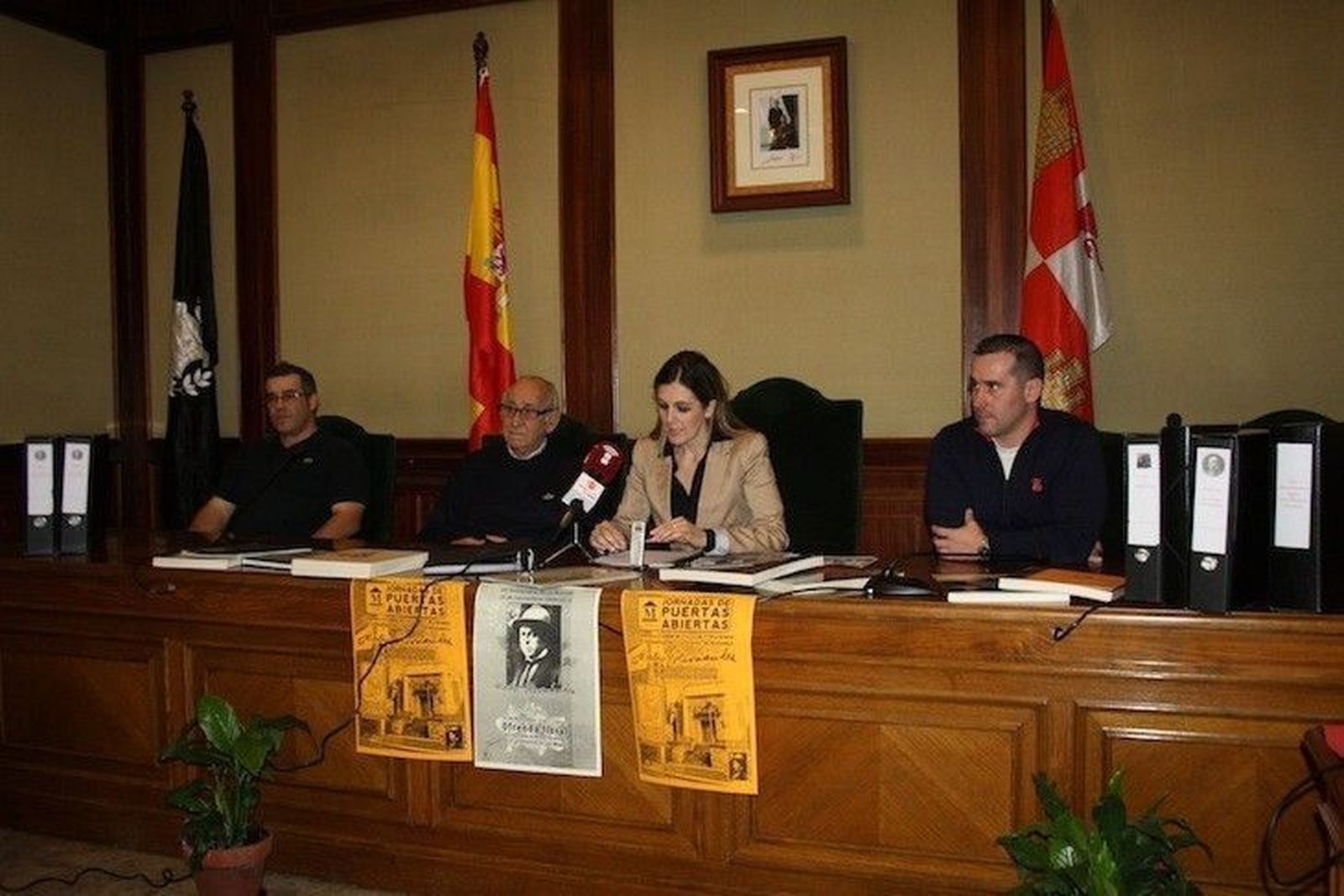 La ciudad conmemora la muerte de Mateo Hernández con nuevas esculturas