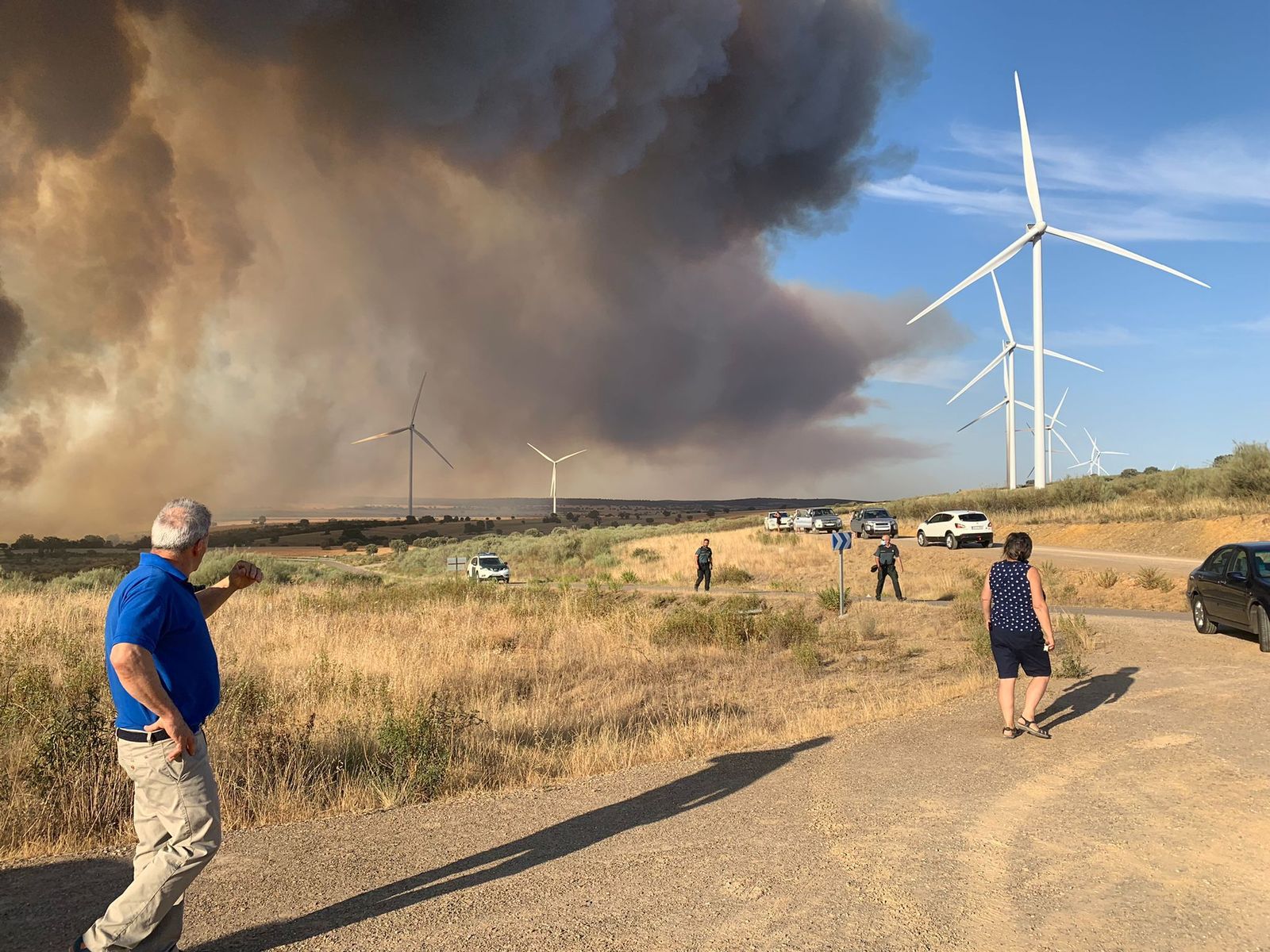 Incendio en Vegalatrave. FOTO: RAFA LORENZO