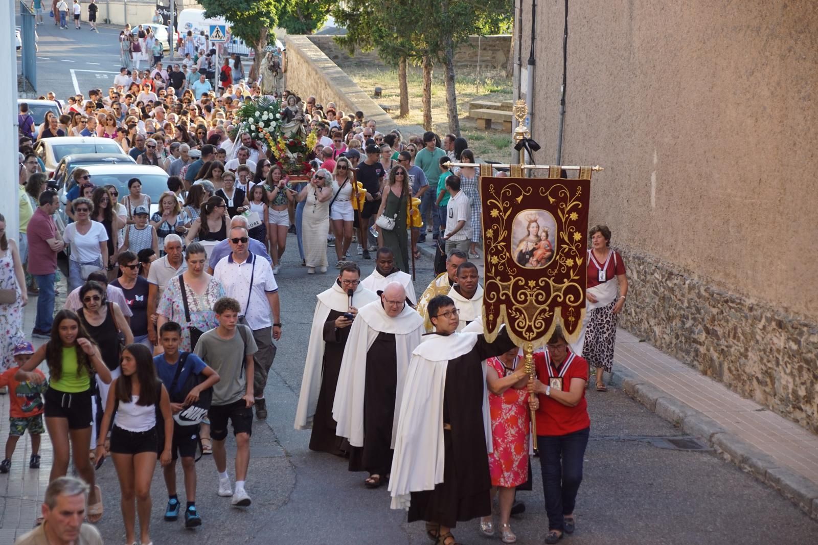 Procesión de la Virgen del Carmen por el río Tormes en Alba (8).jpeg