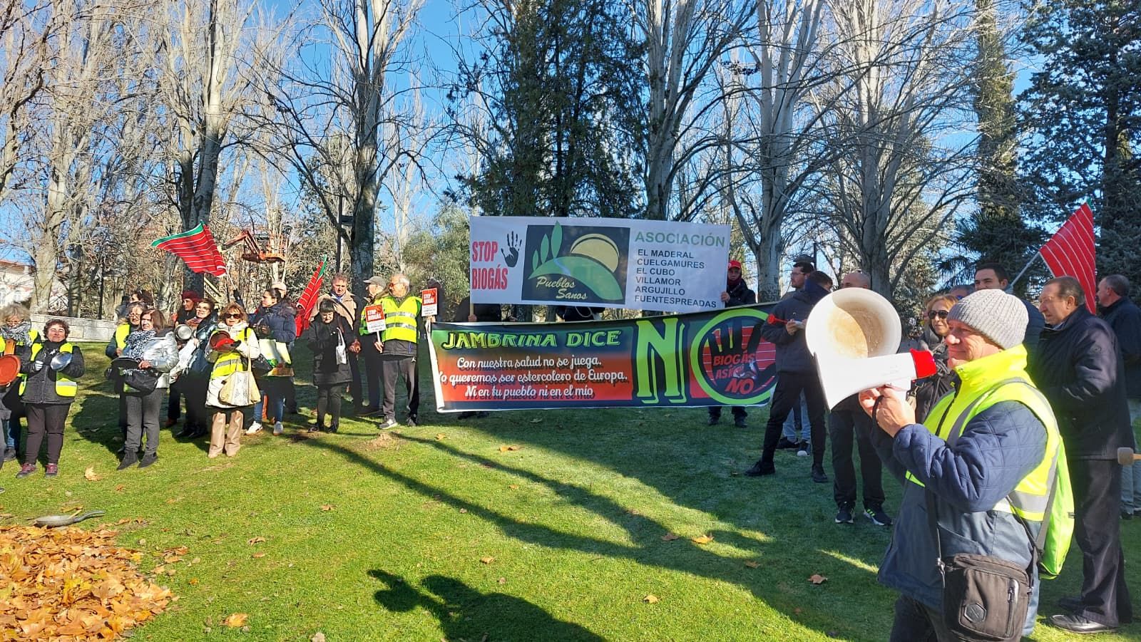 Cacerolada en Zamora contra las plantas de biogás (16).jpeg