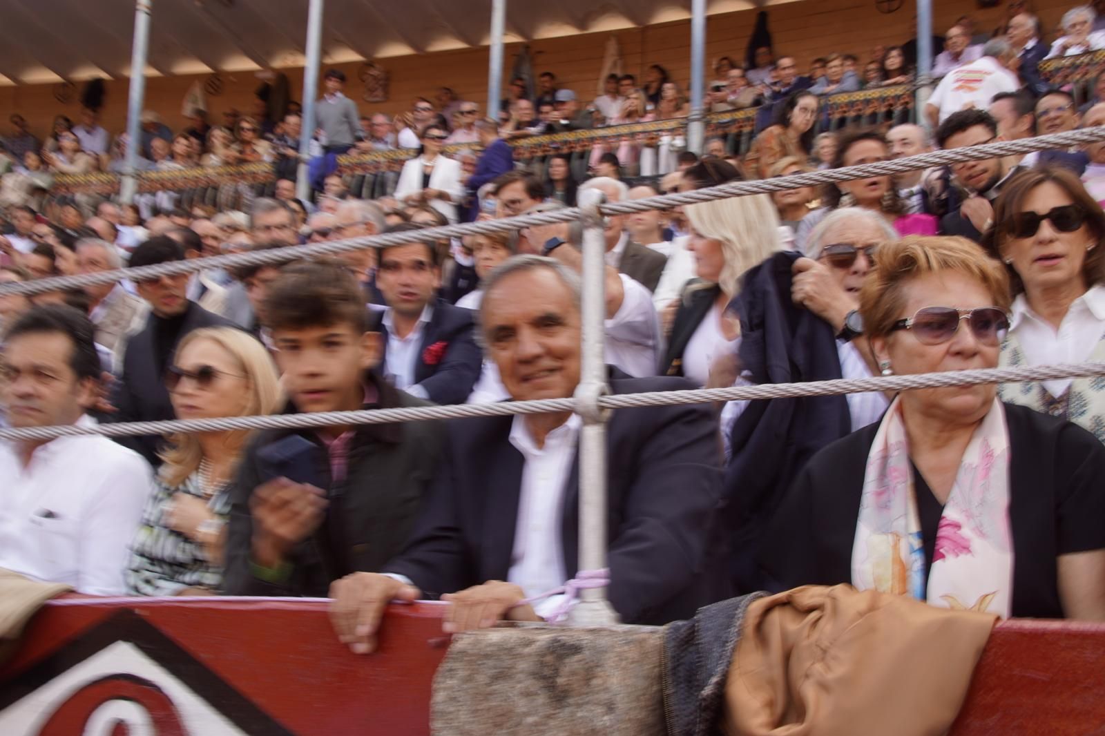 resumen-fotografico-del-ambiente-en-los-tendidos-de-la-glorieta-durante-la-corrida-concurso-22-de-septiembre-fotos-juanes-50