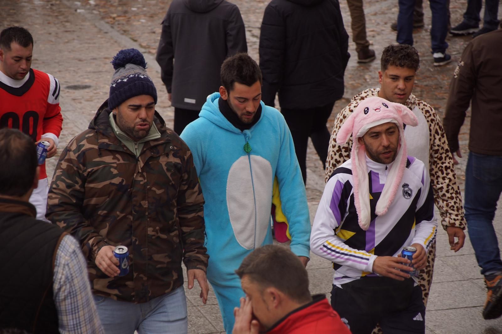 ambiente-encierro-urbano-lunes-de-carnaval-en-ciudad-rodrigo-12-de-febrero-de-2024-fotos-s24h-17