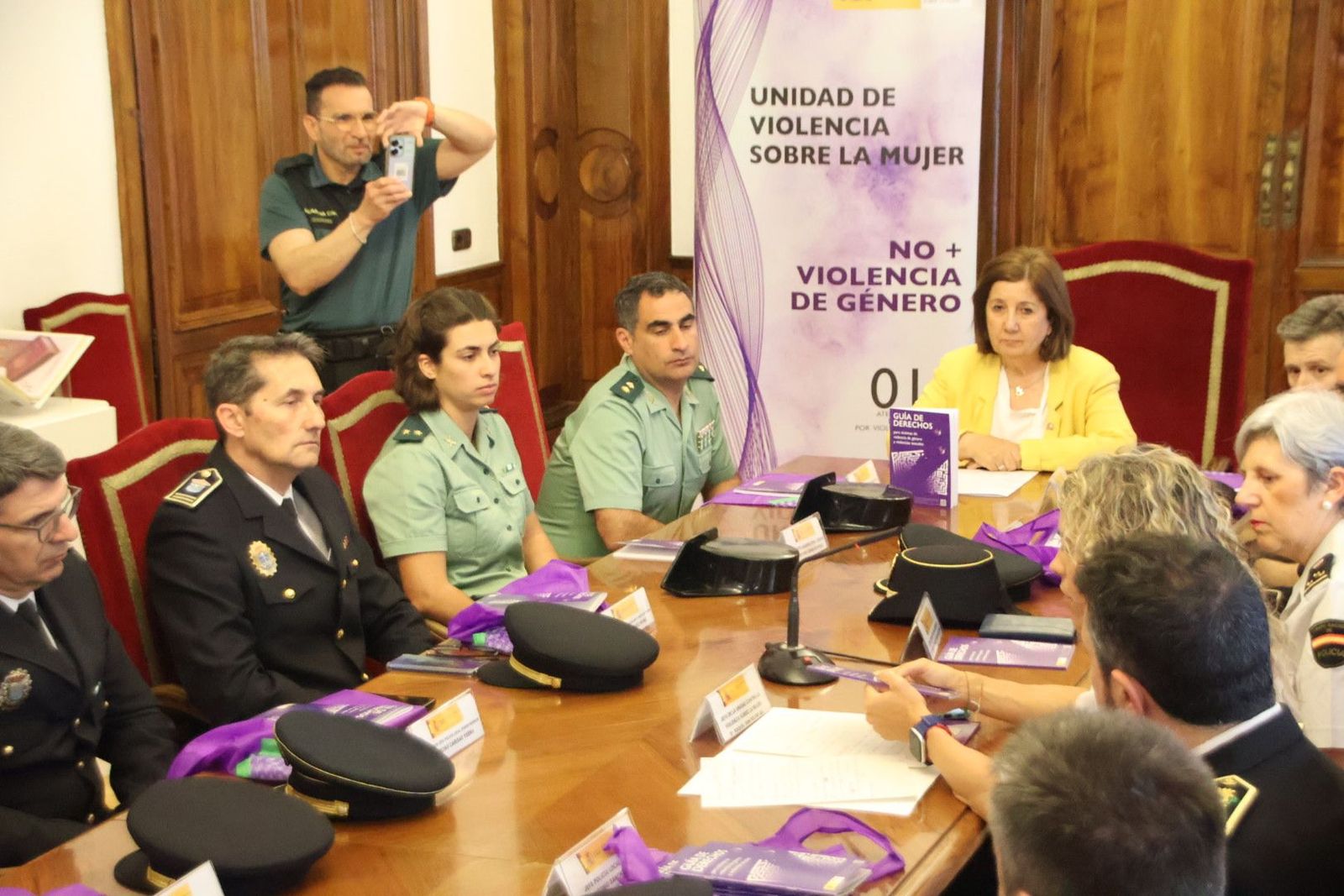 La subdelegación del Gobierno entrega la Guía de Derechos para víctimas de violencia de género y violencias sexuales La subdelegación del Gobierno entrega la Guía de Derechos para víctimas de violencia de género y violencias sexuales