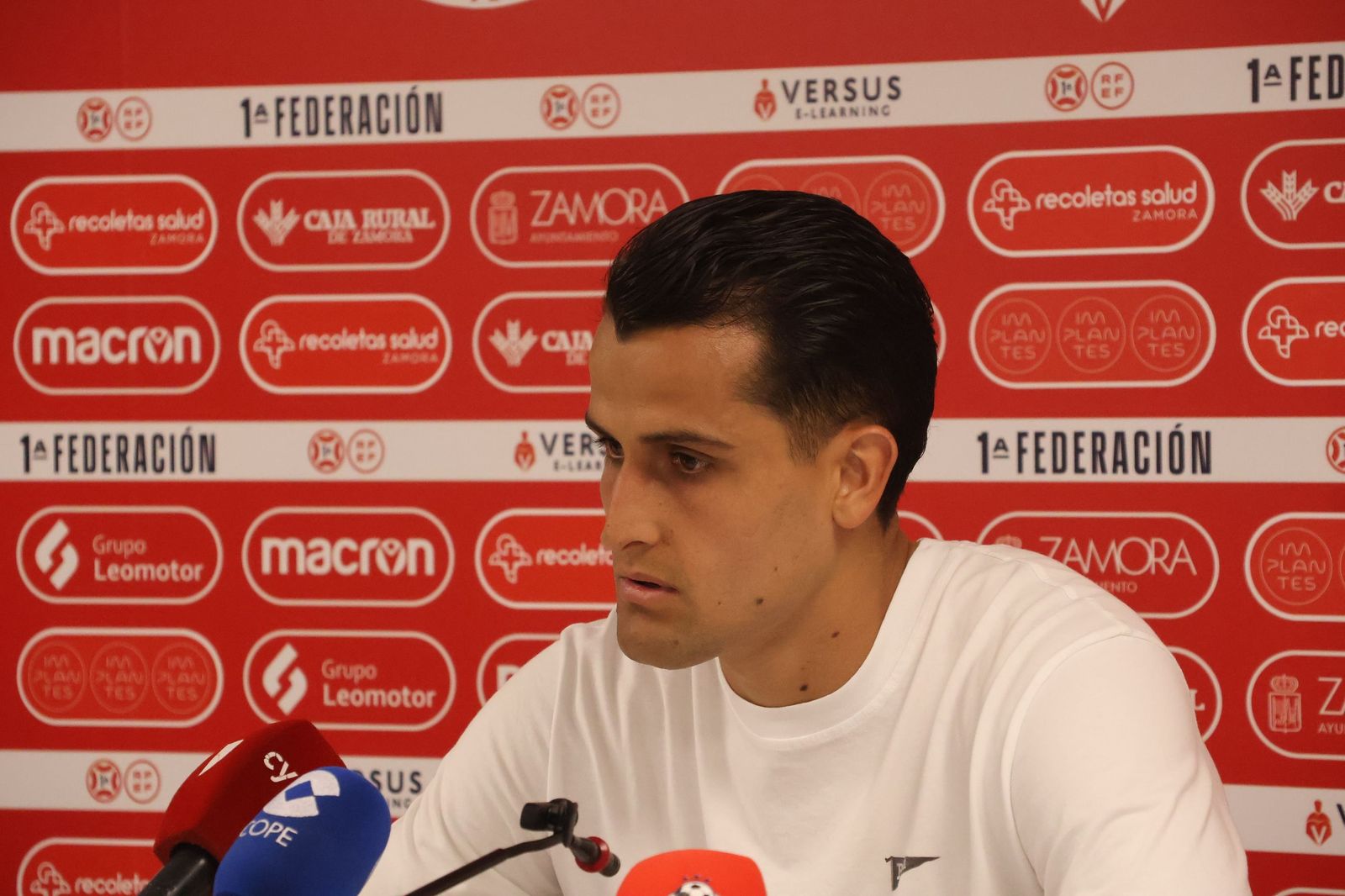 Javier Carbonell en rueda de prensa este domingo