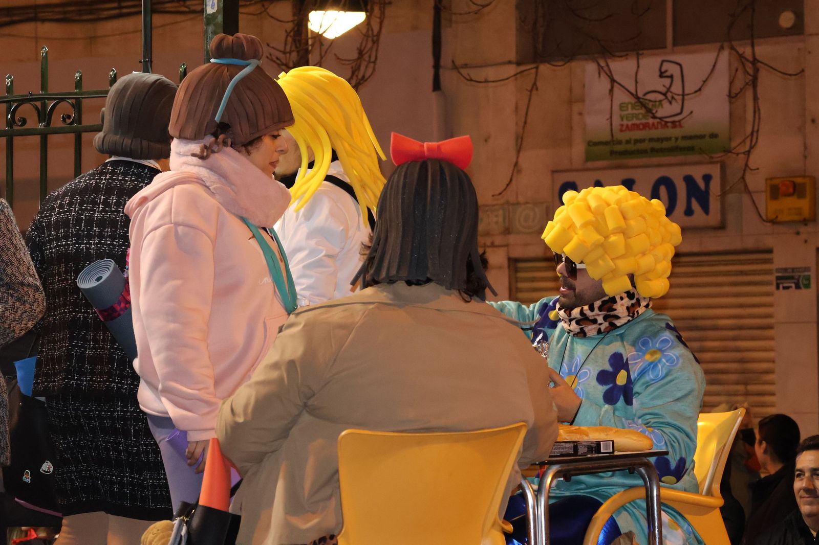 GALERÍA | Segundo desfile, mismo entusiasmo: Zamora se vuelve a disfrazar de Carnaval