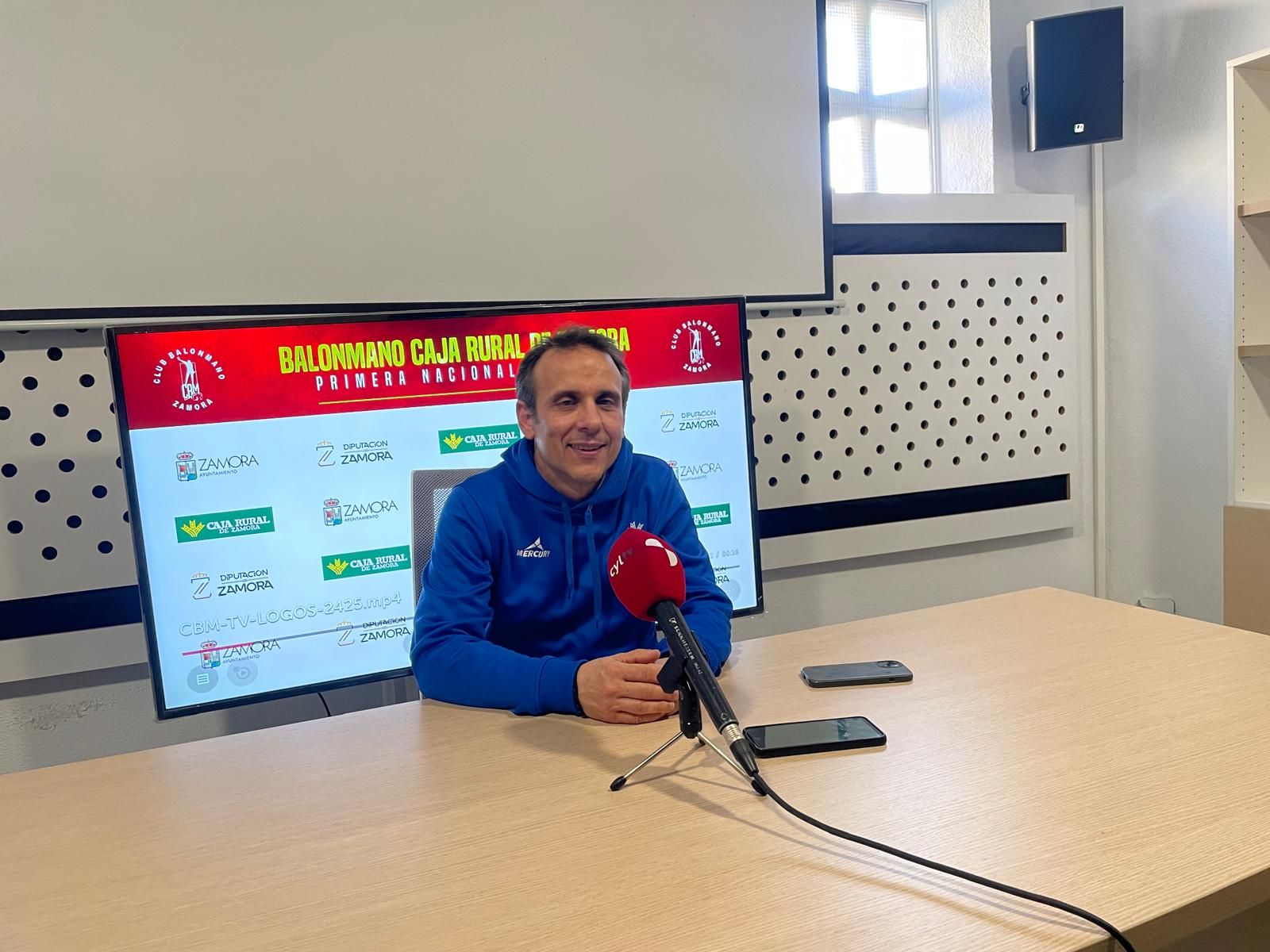 Félix Mojón en rueda de prensa