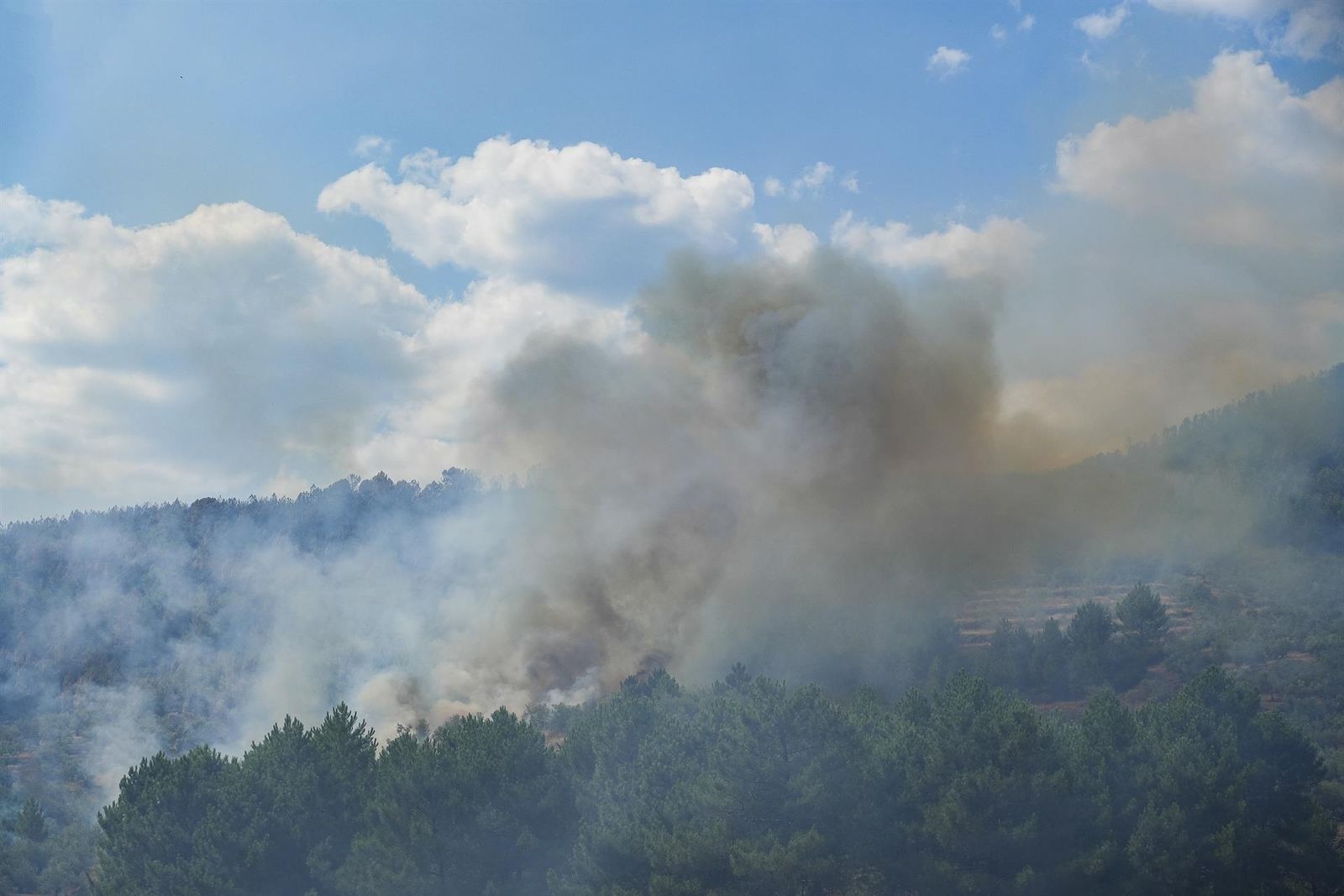 Vista del incendio de Las Hurdes - Carlos Criado - Europa Press Vista del incendio de Las Hurdes - Carlos Criado - Europa Press