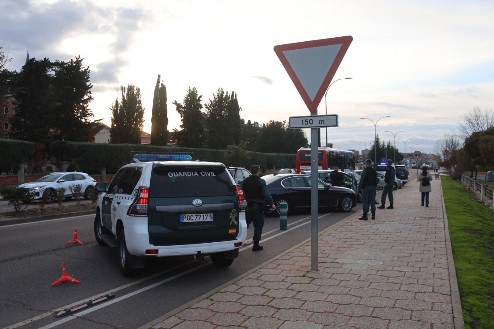 El GRS de la Guardia Civil despliega un llamativo dispositivo de control en puntos clave de Salamanca