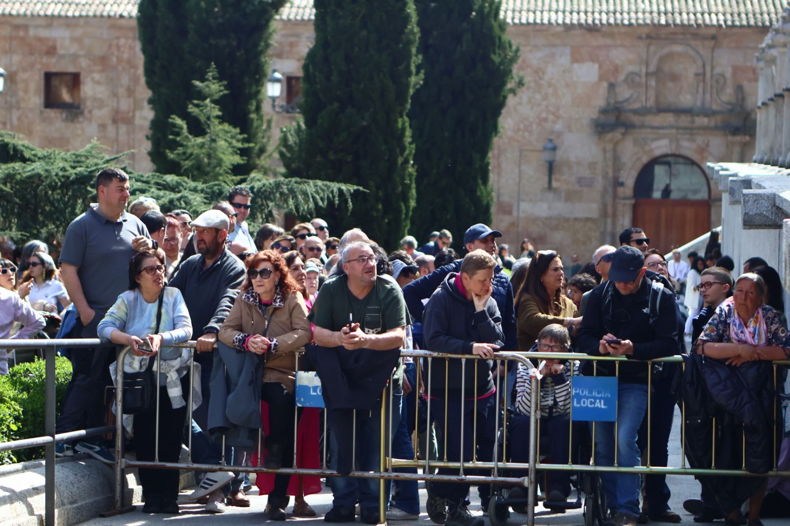 Procesión del encuentro de Nuestra Señora de la Alegría y Jesús Resucitado en el Domingo de Resurrección en Salamanca