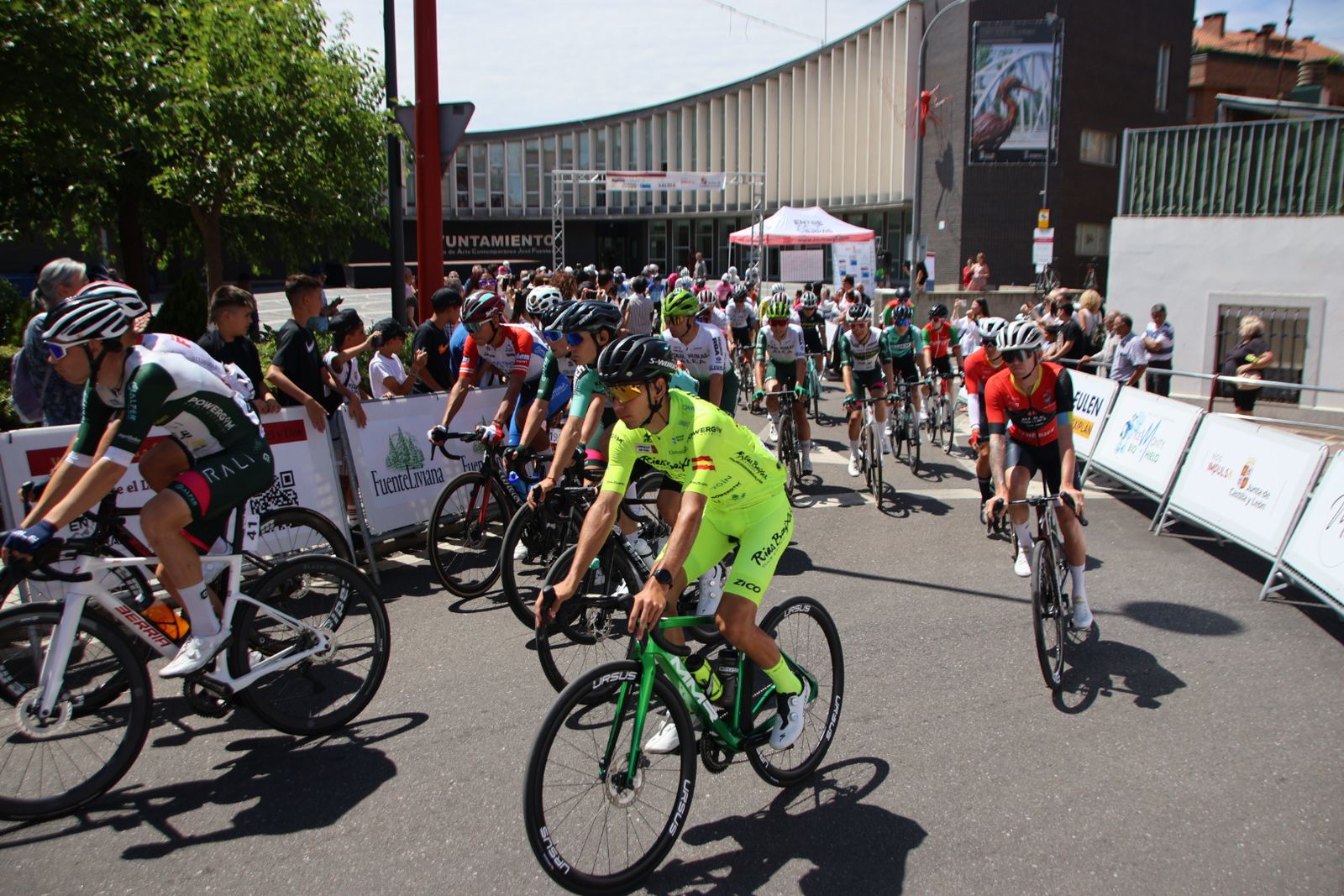 Salida II Vuelta Ciclista a Castilla y León Sub-23 y Élite