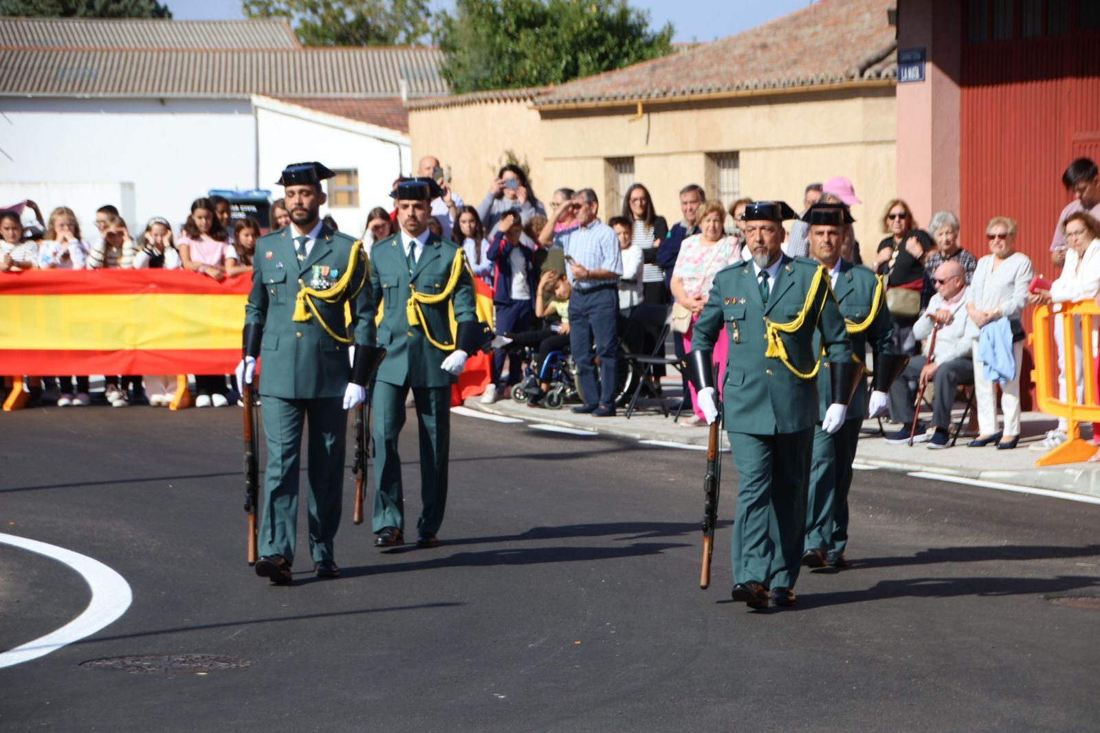 Inauguración glorieta a la Guardia Civil en Villares de la Reina