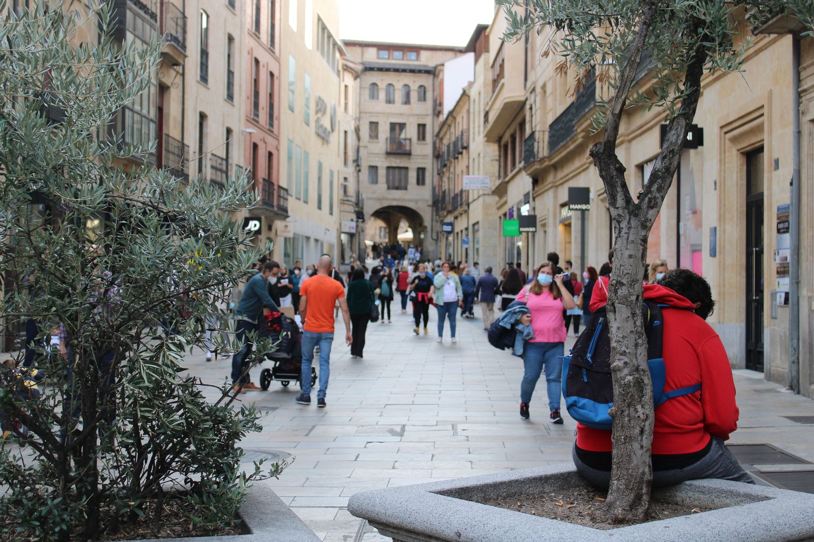 Gente calle toro