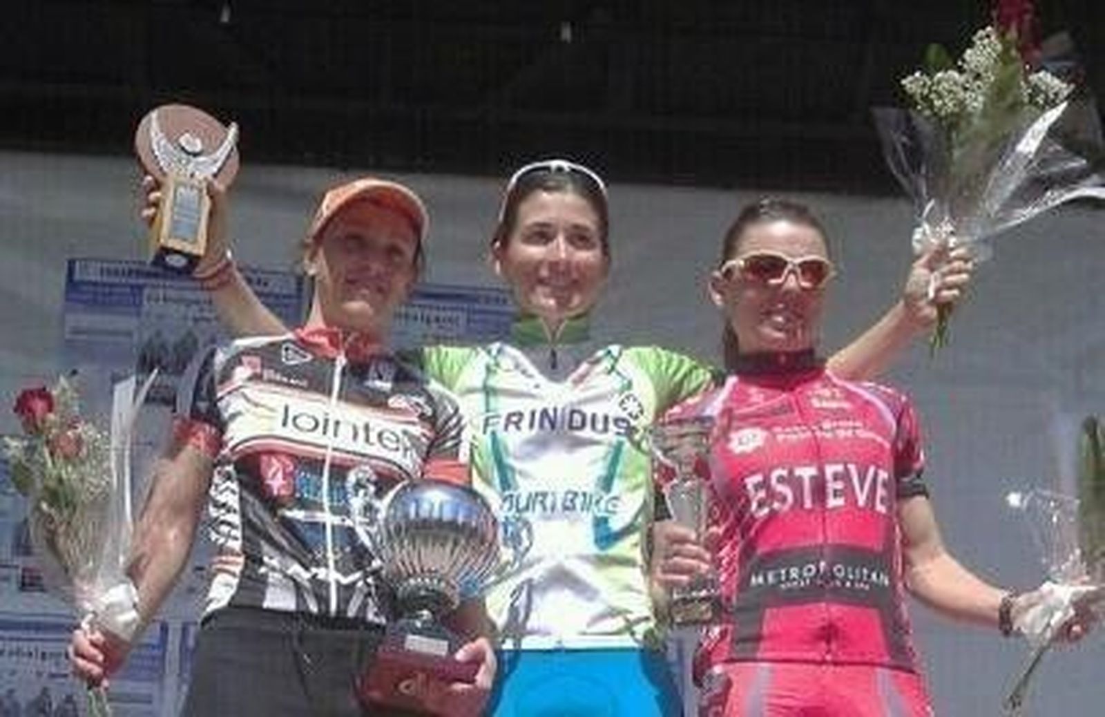 Buen papel de las ciclistas salmantinas del Ouribike