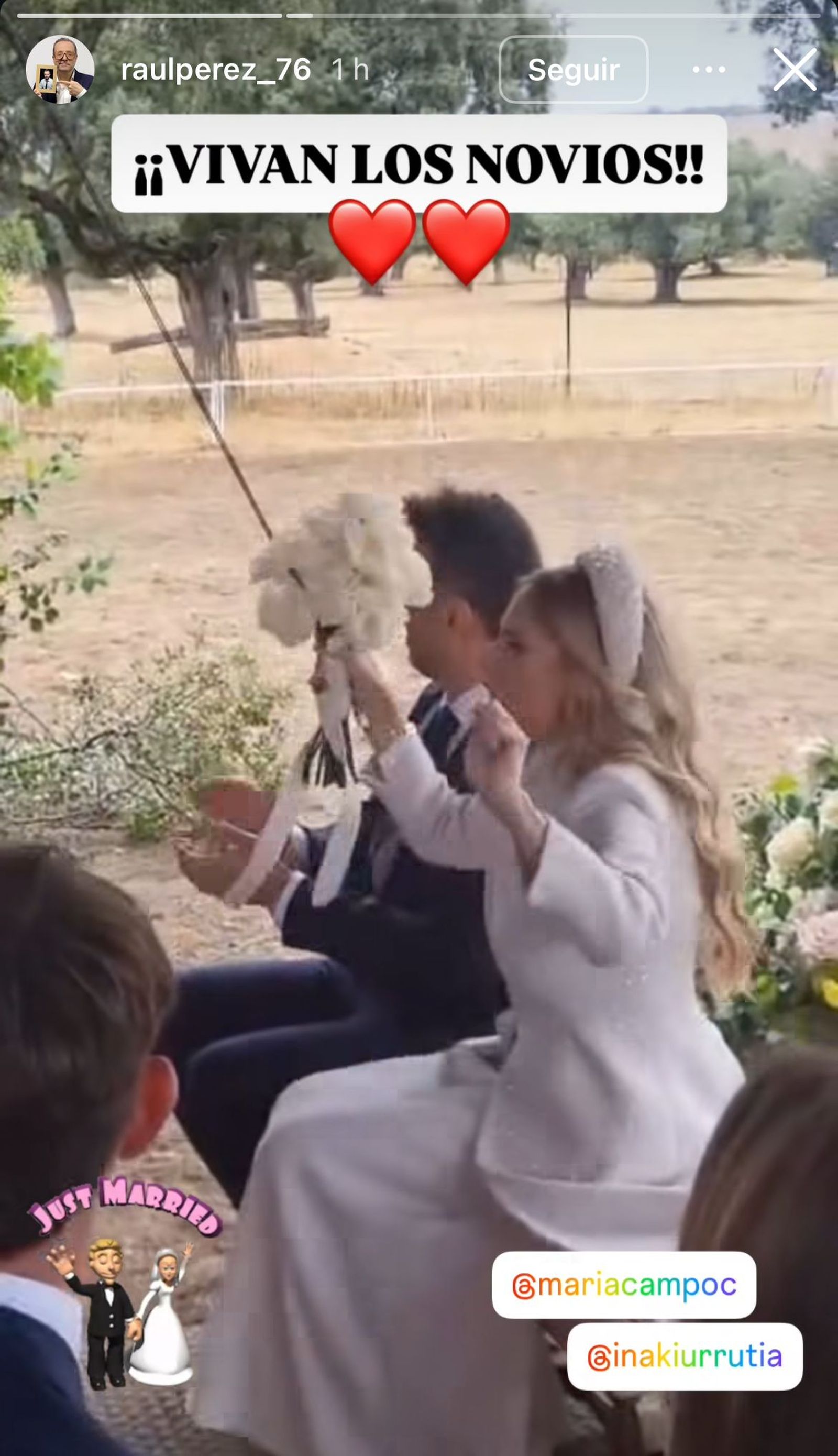 Múltiples rostros televisivos acompañan a Iñaki Urrutia en su boda en Salamanca