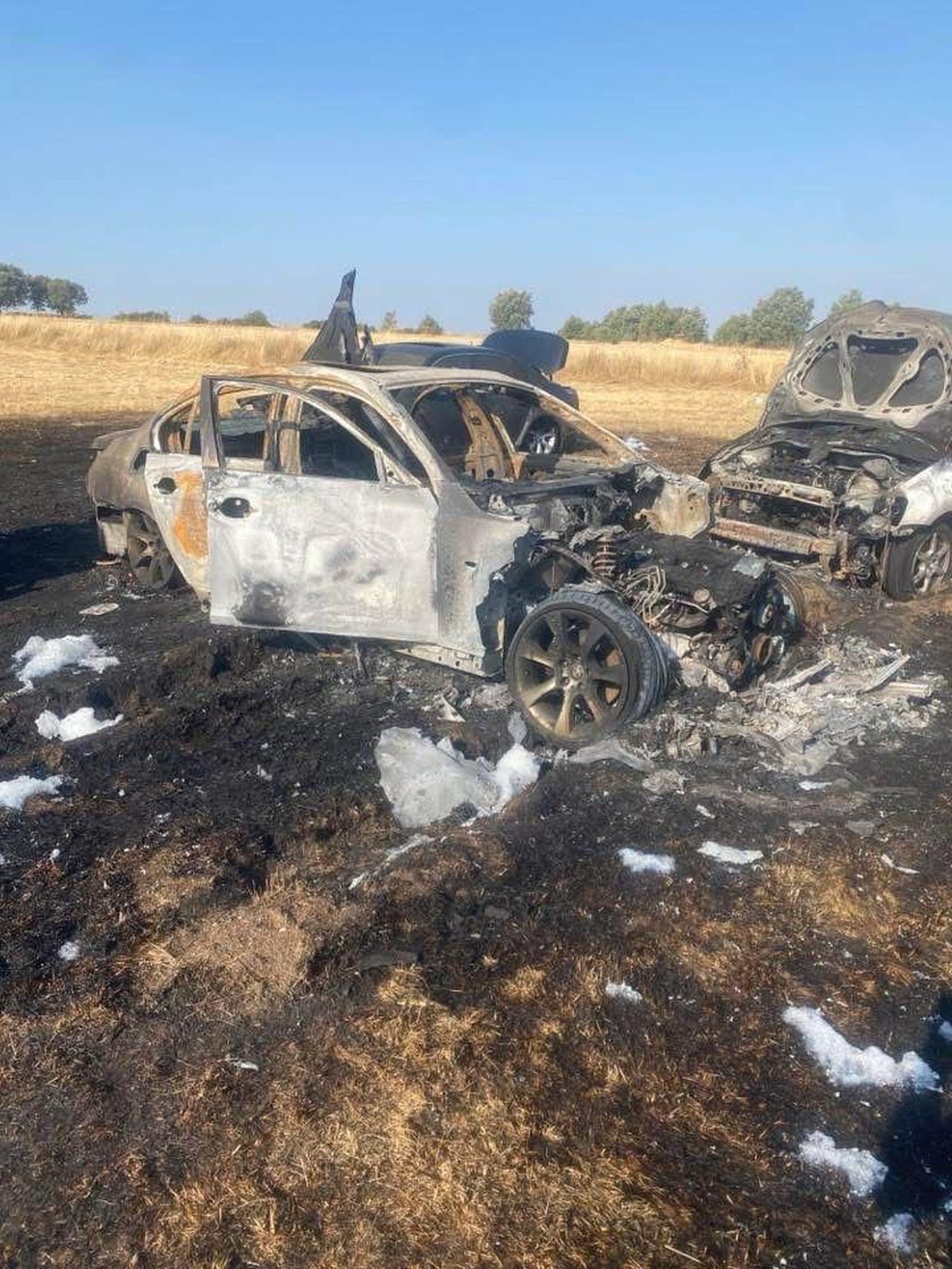 Incendio de vehículos en Peralejos de Abajo