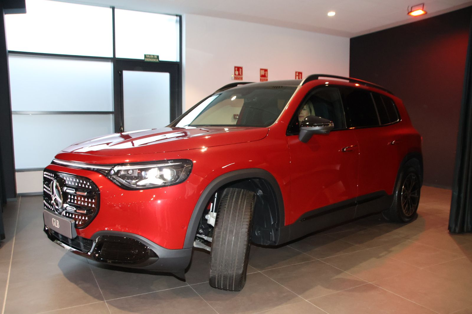 Presentación dos coches en la mercedes