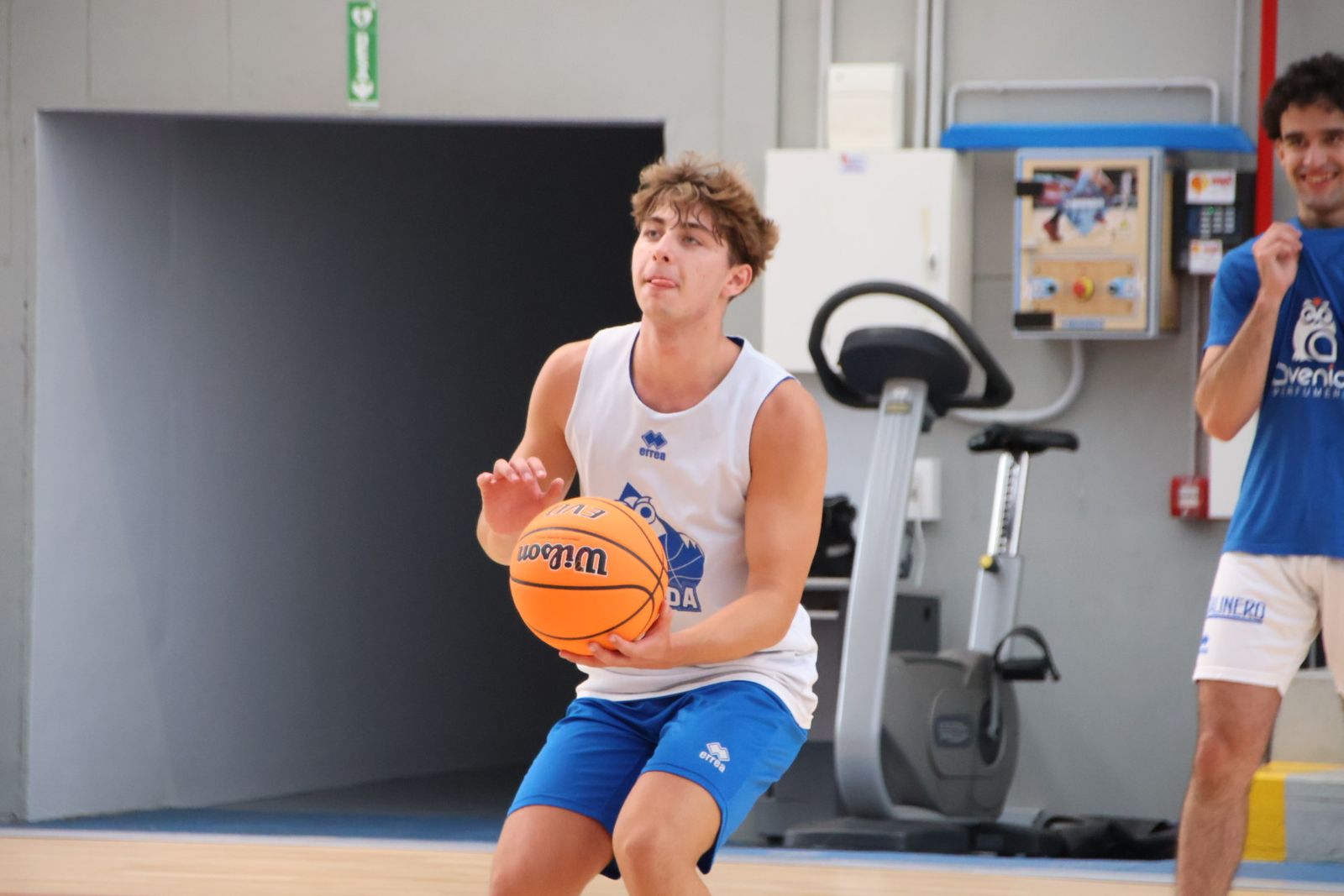 Primer entrenamiento de Perfumerías Avenida de Tercera FEB
