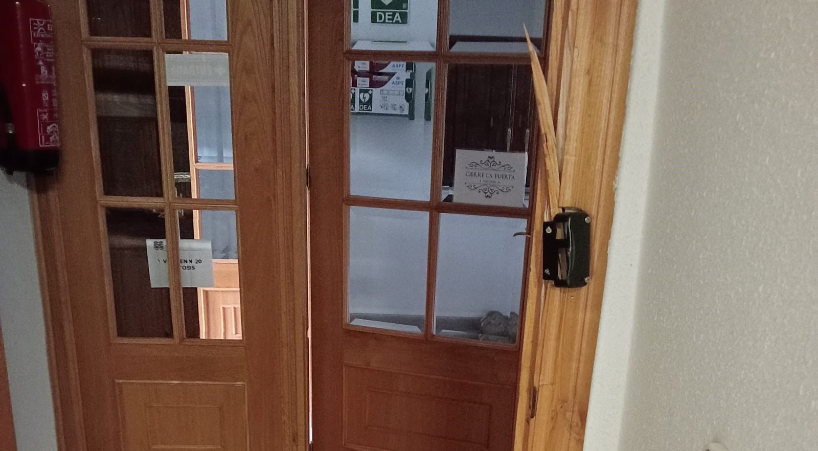 Imagen de la puerta forzada