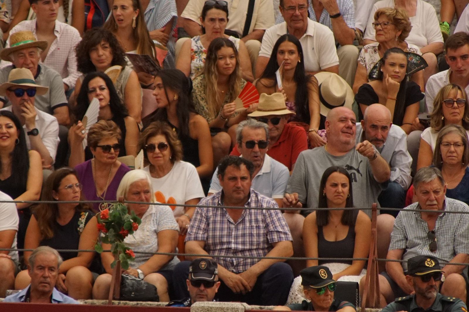 Javier Castaño se despide de Guijuelo y Damián Castaño, su hermano, e Ismael Martín salen a hombros en Guijuelo