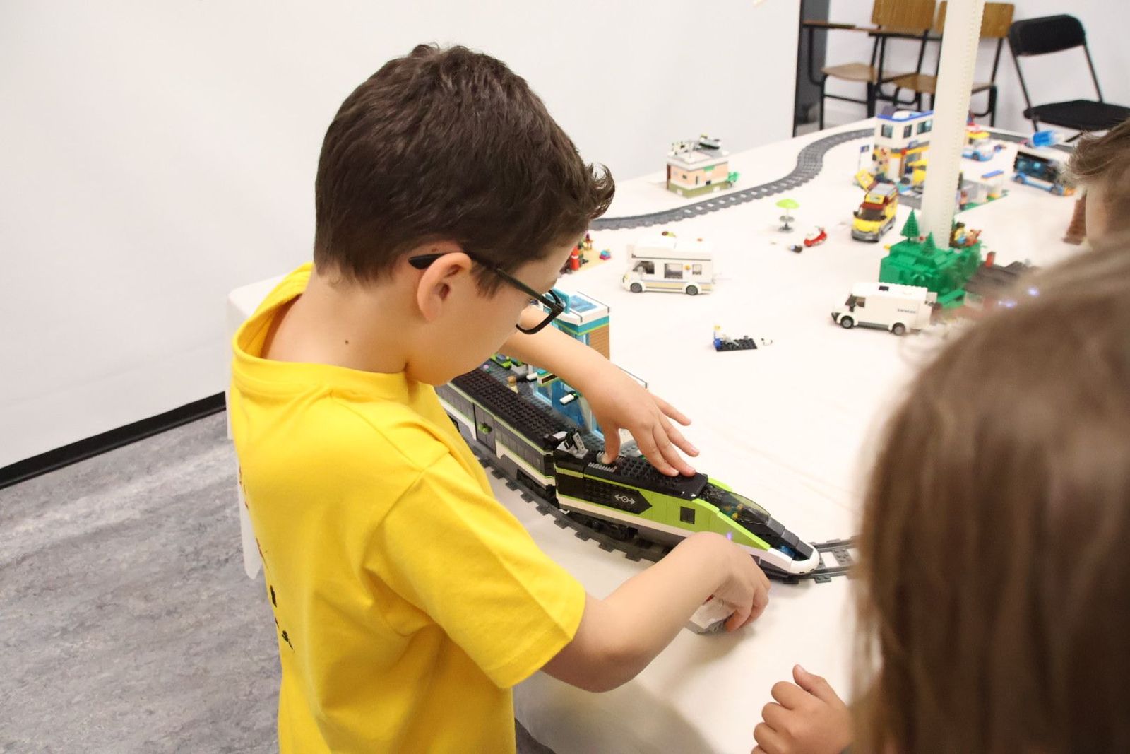 Exposición legos de Roberto Fraile