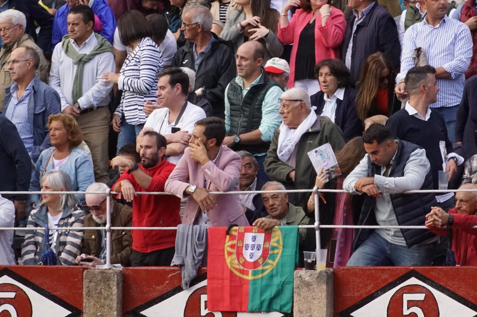 resumen-fotografico-del-ambiente-en-los-tendidos-de-la-glorieta-durante-la-corrida-de-garcigrande-20-de-septiembre-de-2024-foto-juanes-96