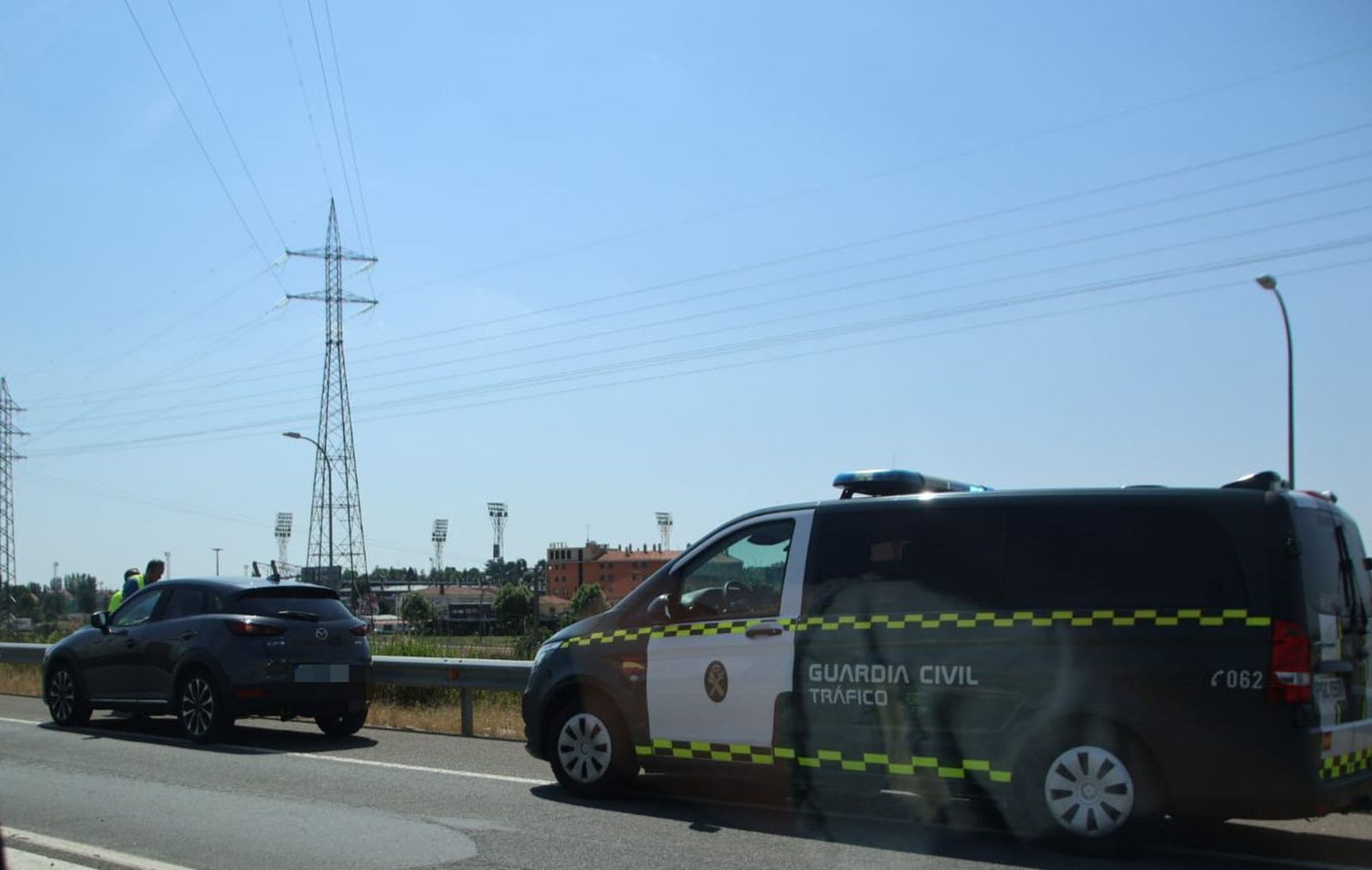 Accidente de tráfico entre un camión y un vehículo en la A-62 a la altura de Villares de la Reina