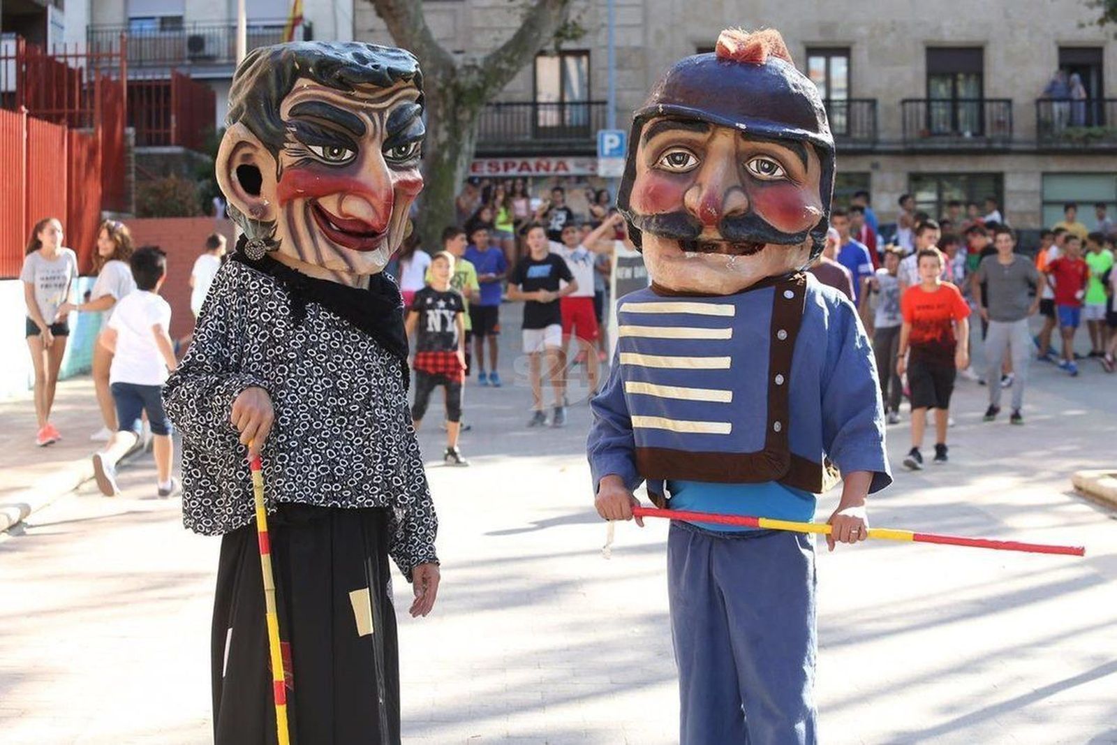 El desfile de los cabezudos será protagonista en las Ferias un año más