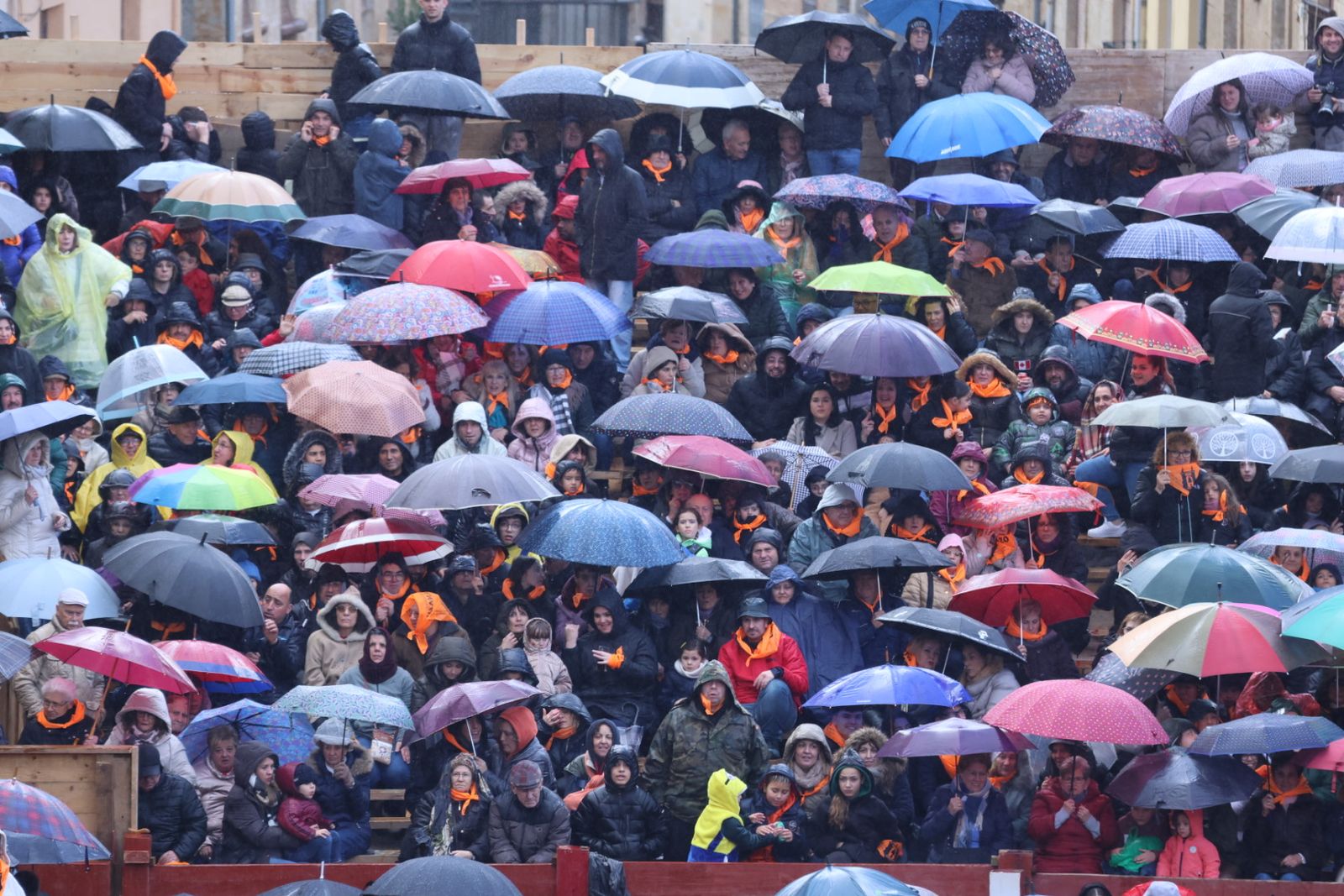 Gran ambiente en el inicio del Carnaval del Toro 2026: el Campanazo en imágenes
