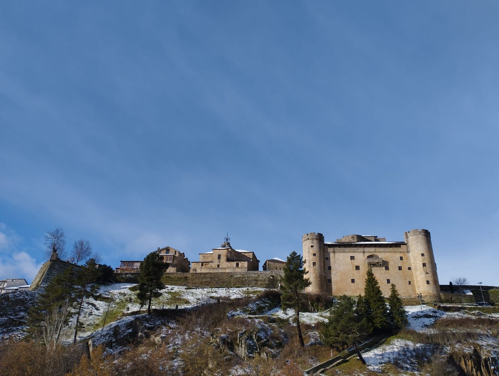 La nieve deja una espectacular estampa en Puebla de Sanabria (9)