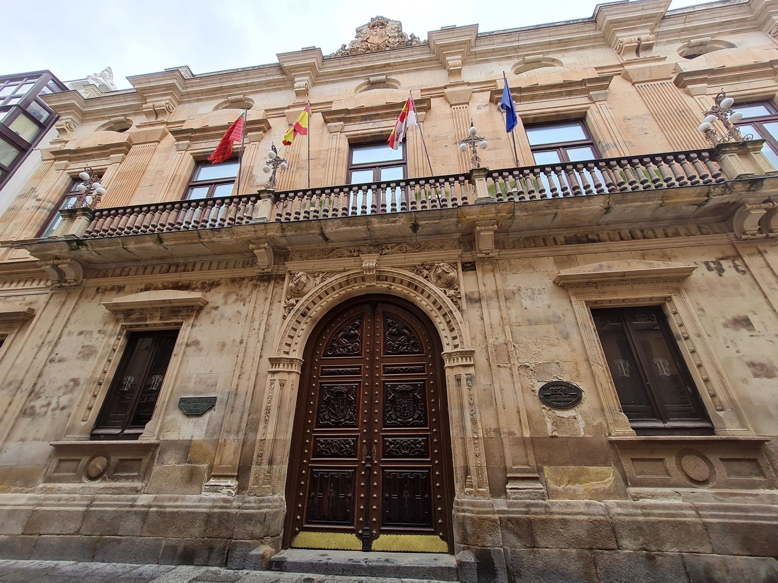 Fachada del Antiguo Palacio de la Diputación