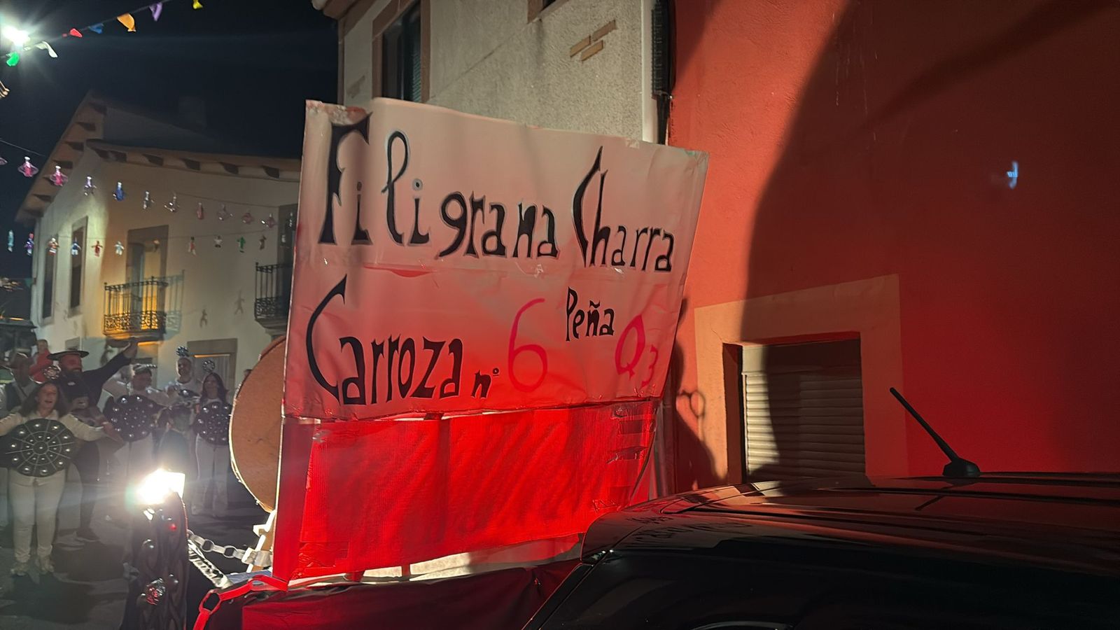 Desfile de carrozas en Pereña