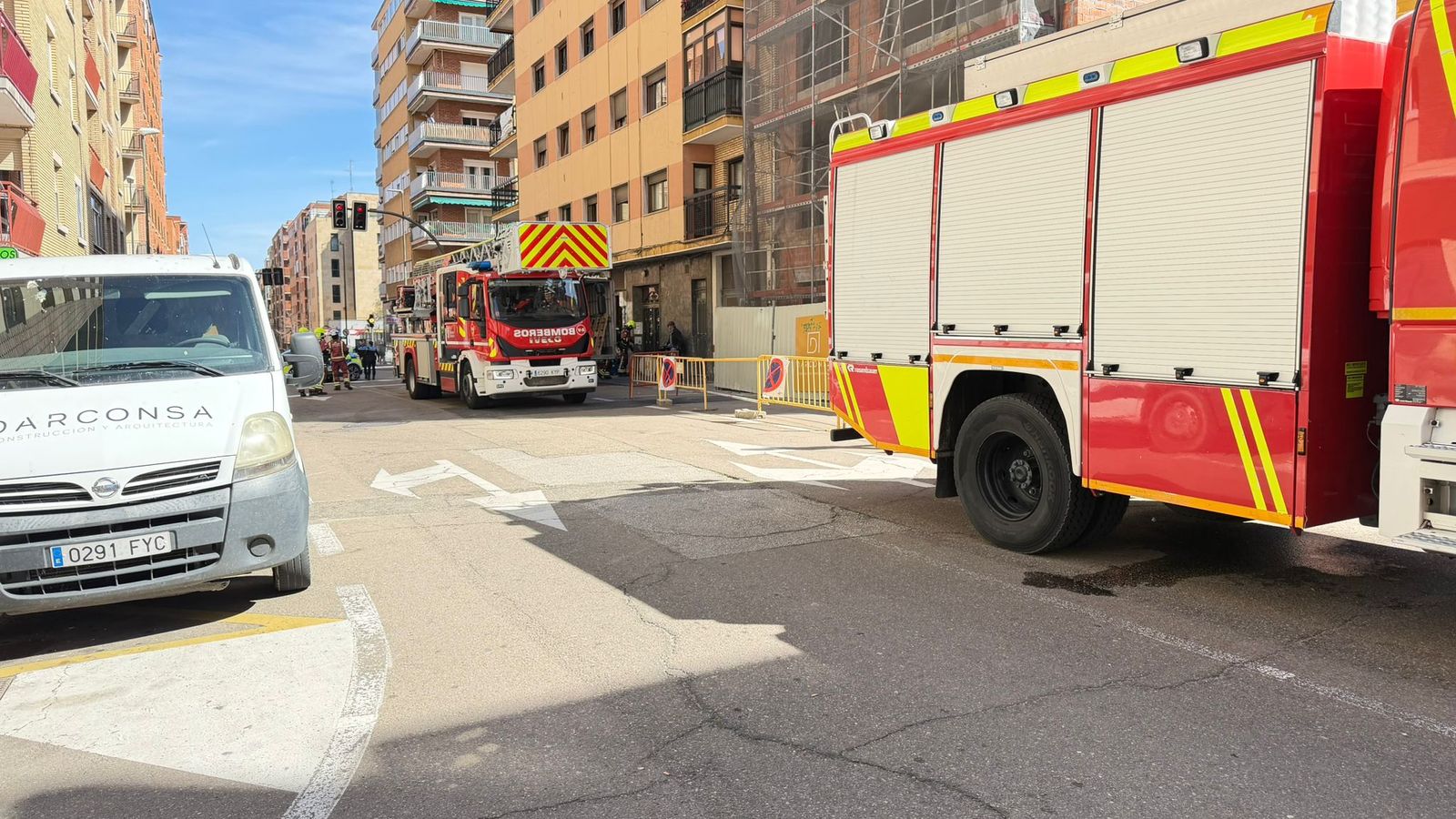 Bomberos en una intevención por una comprobación de humo en la calle Méjico
