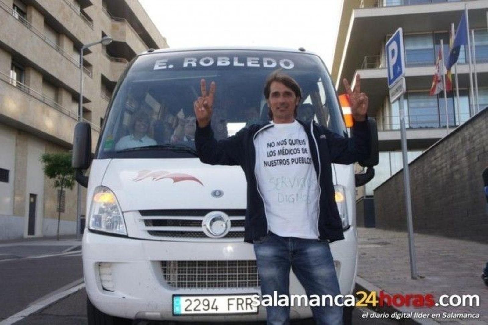 Los vecinos de Brincones abandonan su encierro confiando en una respuesta positiva de la Junta