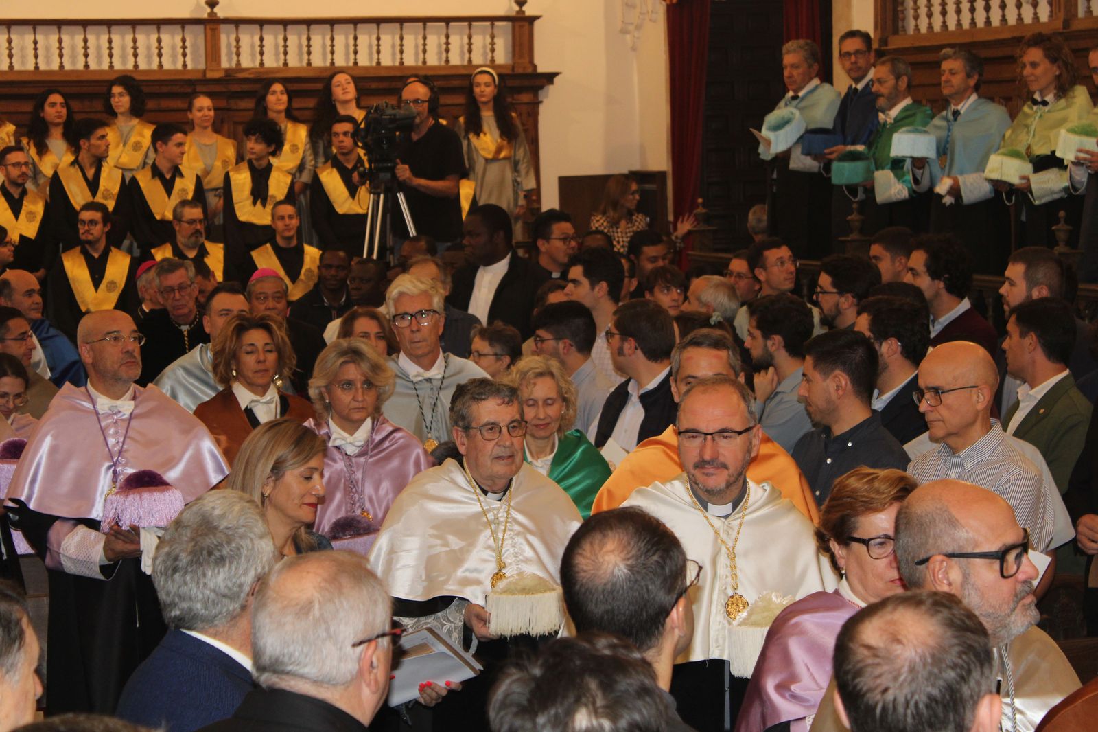investidura-como-doctor-honoris-causa-de-la-universidad-pontific-33