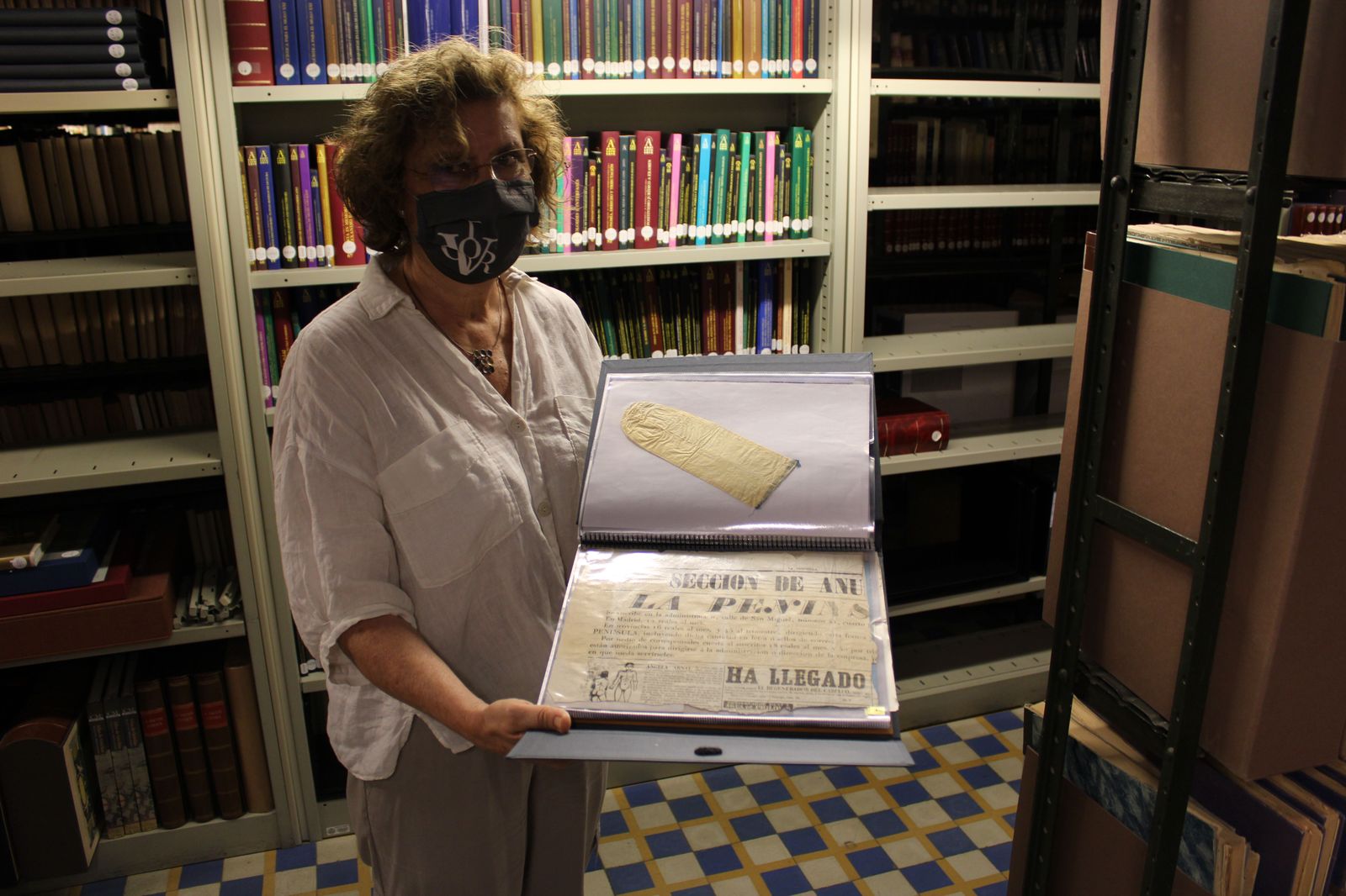 biblioteca-usal-serendipias-libros-historicos-directora-de-la-biblioteca-de-la-usal-libros-31