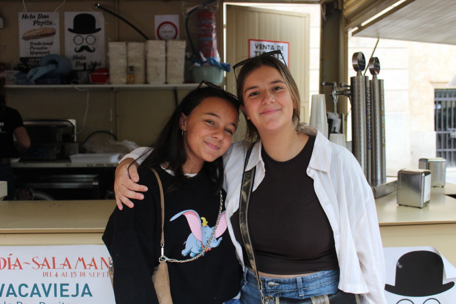 Ambiente en la Feria de Día en el mediodía de este miercoles