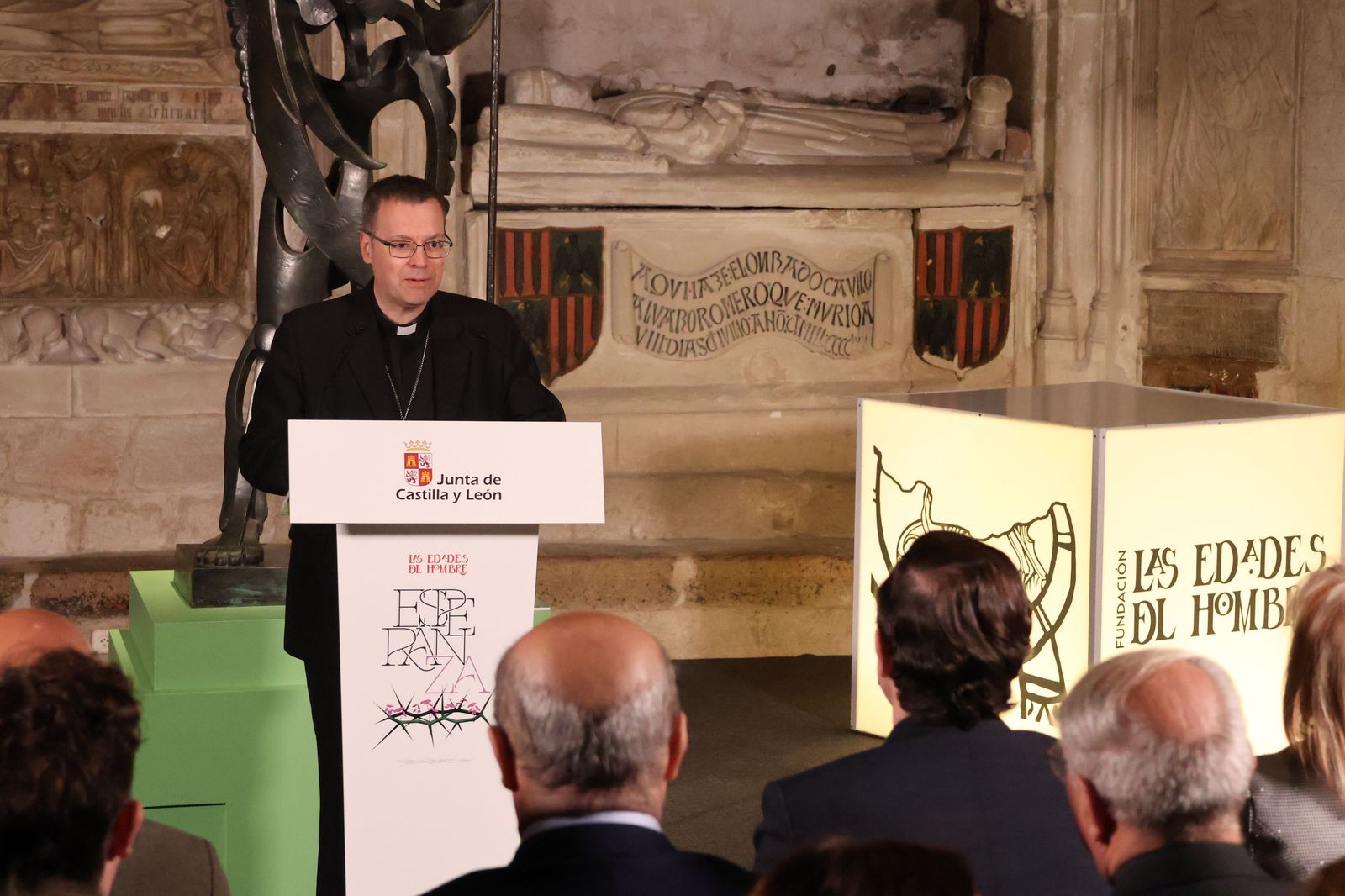 GALERÍA | La visita de Alfonso Fernández Mañueco a la Catedral de Zamora, en imágenes