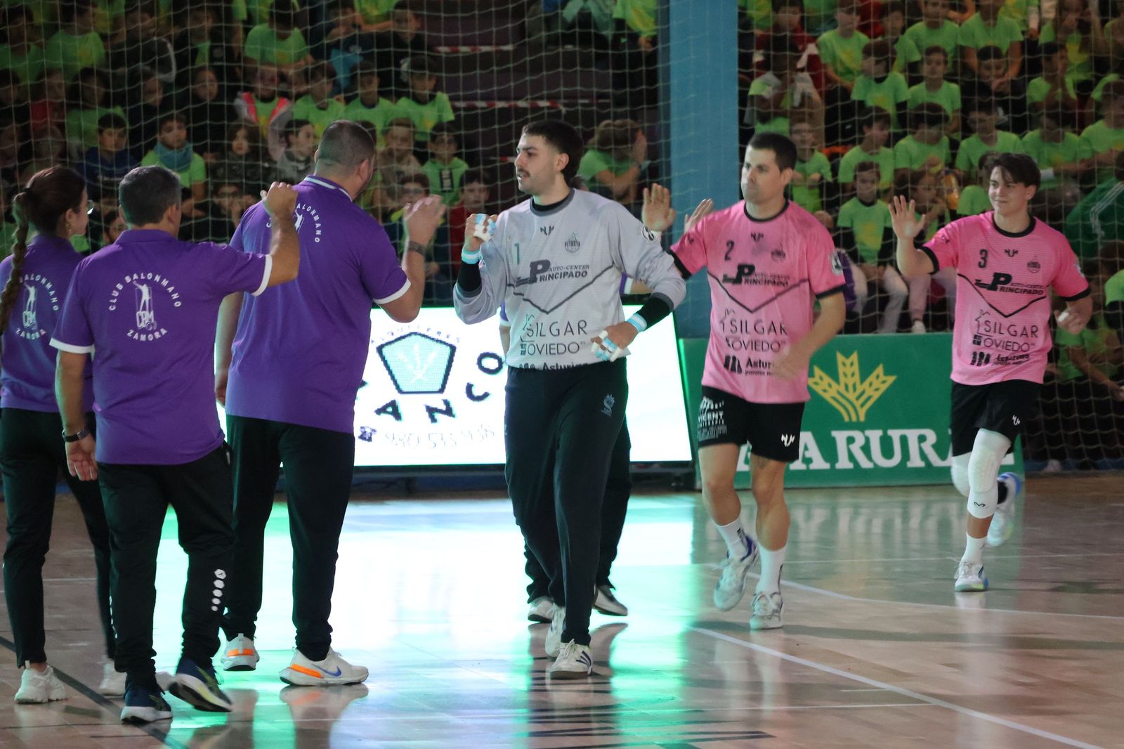 GALERÍA | El BM Zamora se juega consolidar el liderazgo frente a los asturianos del Auto-Center Principado Vetusta