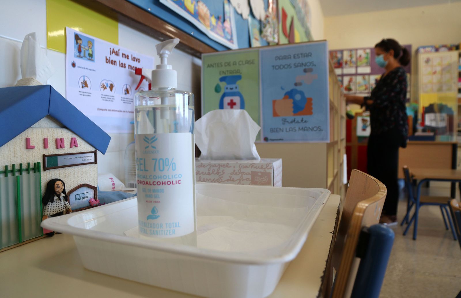 Gel  hidroalcohólico en un aula