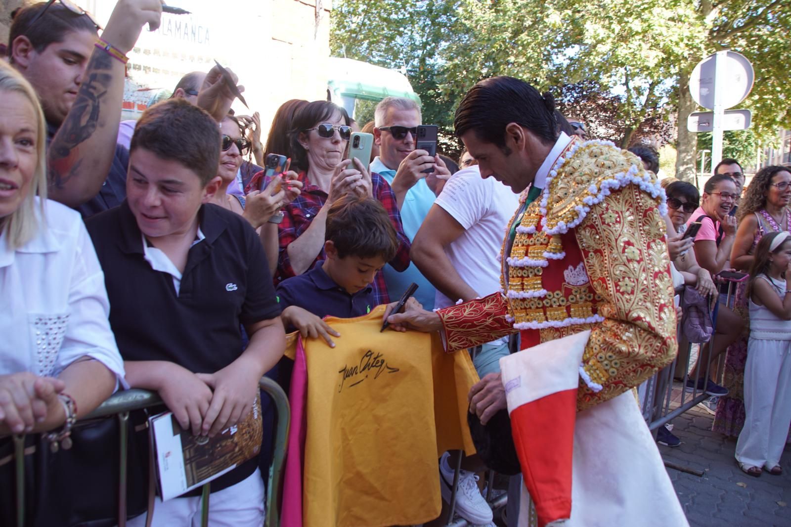 Así ha vivido la afición de La Glorieta el primer cartel de figuras de la feria: imágenes del ambiente en los tendidos y en el patio de cuadrillas