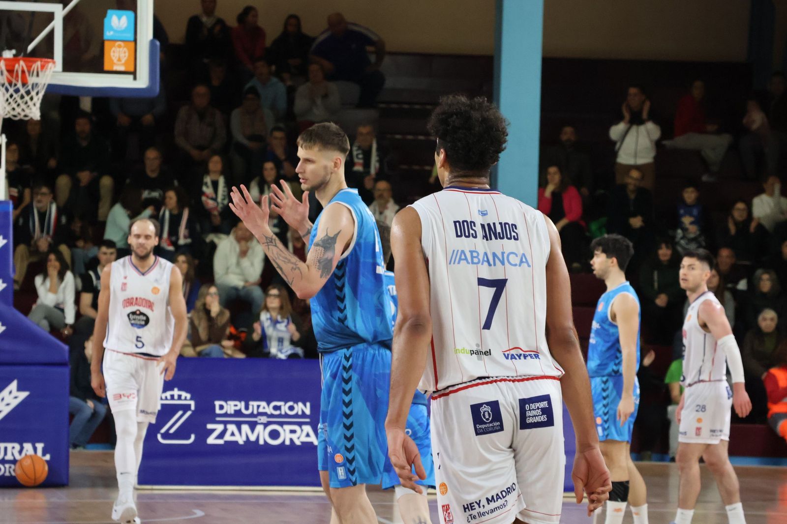 GALERÍA | Revive en imágenes el encuentro entre el CB Zamora y el Obradoiro