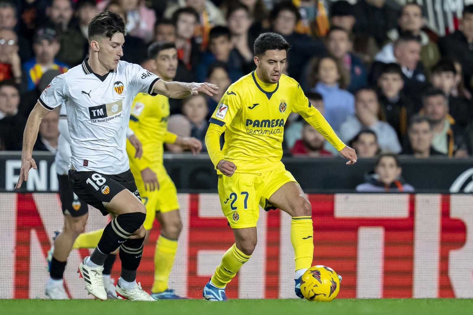 Akhomach, ante el Valencia | FOTO VILLARREAL CF