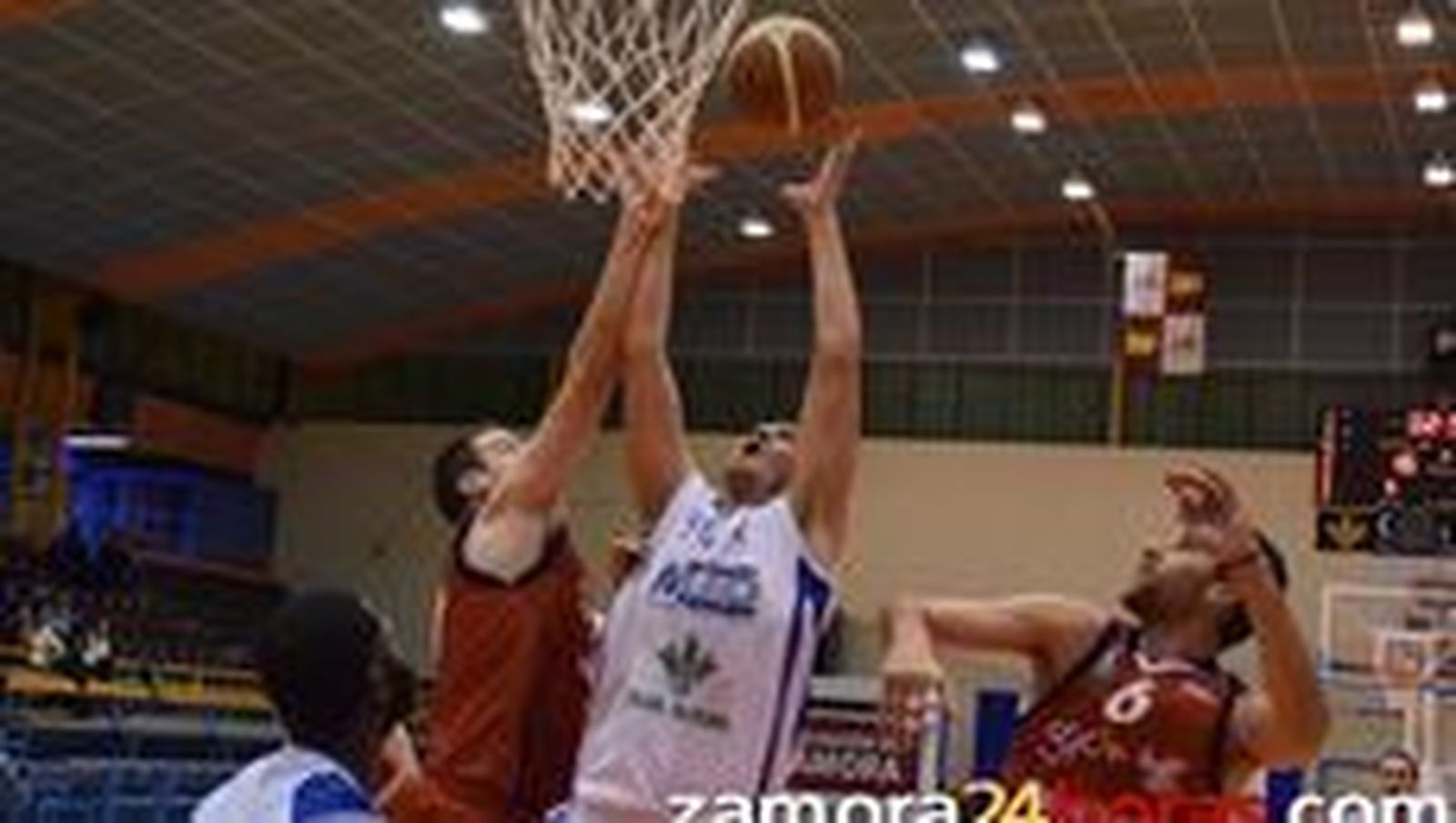 El CB Zamora saca adelante otro encuentro exigente a domicilio (66-81)