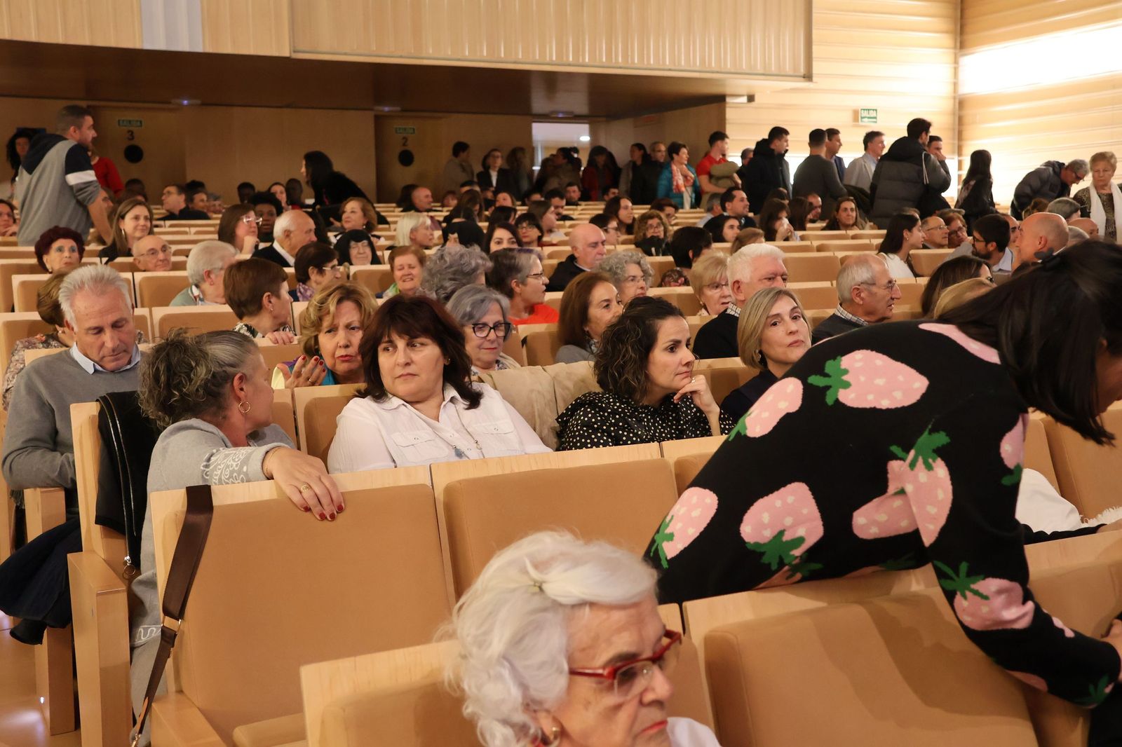GALERÍA | El Ramos Carrión acoge la gala de aniversario de Cáritas Zamora