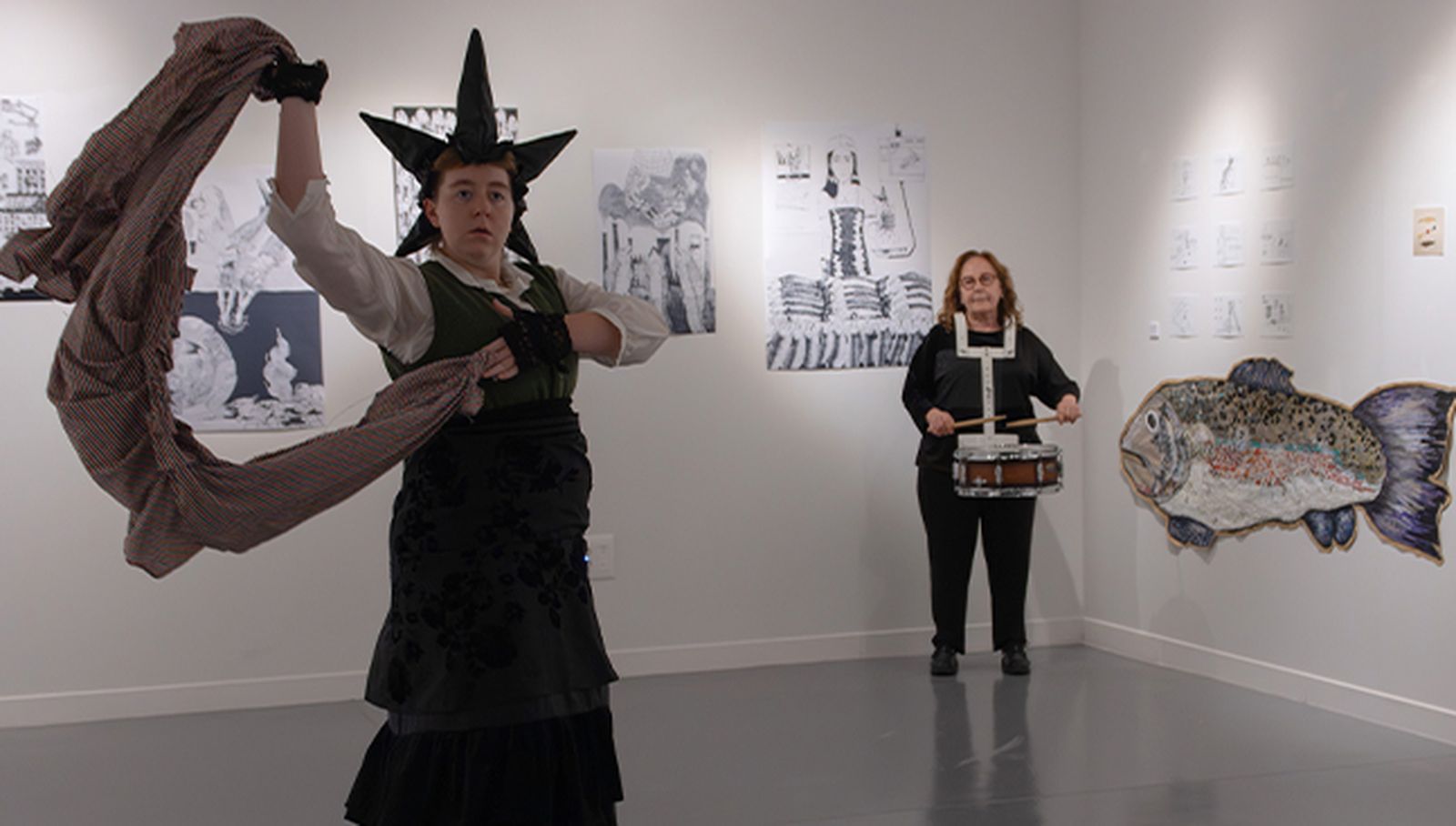 La Salaseis de la Facultad de Bellas Artes reivindica la identidad asturiana en la muestra ‘Señardá’