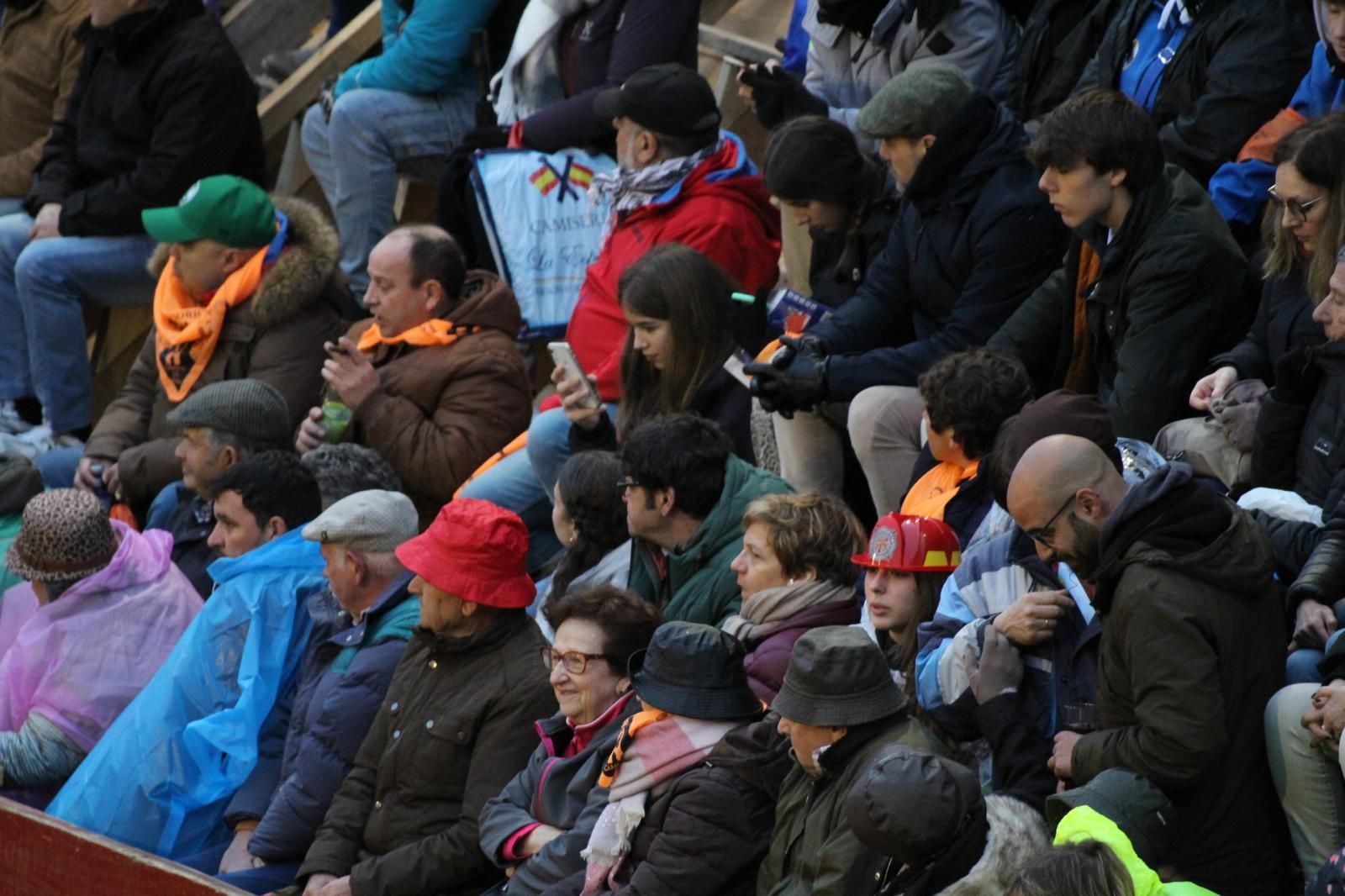 ambiente-y-capea-vespertina-sabado-de-carnaval-en-ciudad-rodrigo-2025-fotos-belen-hurtado-67