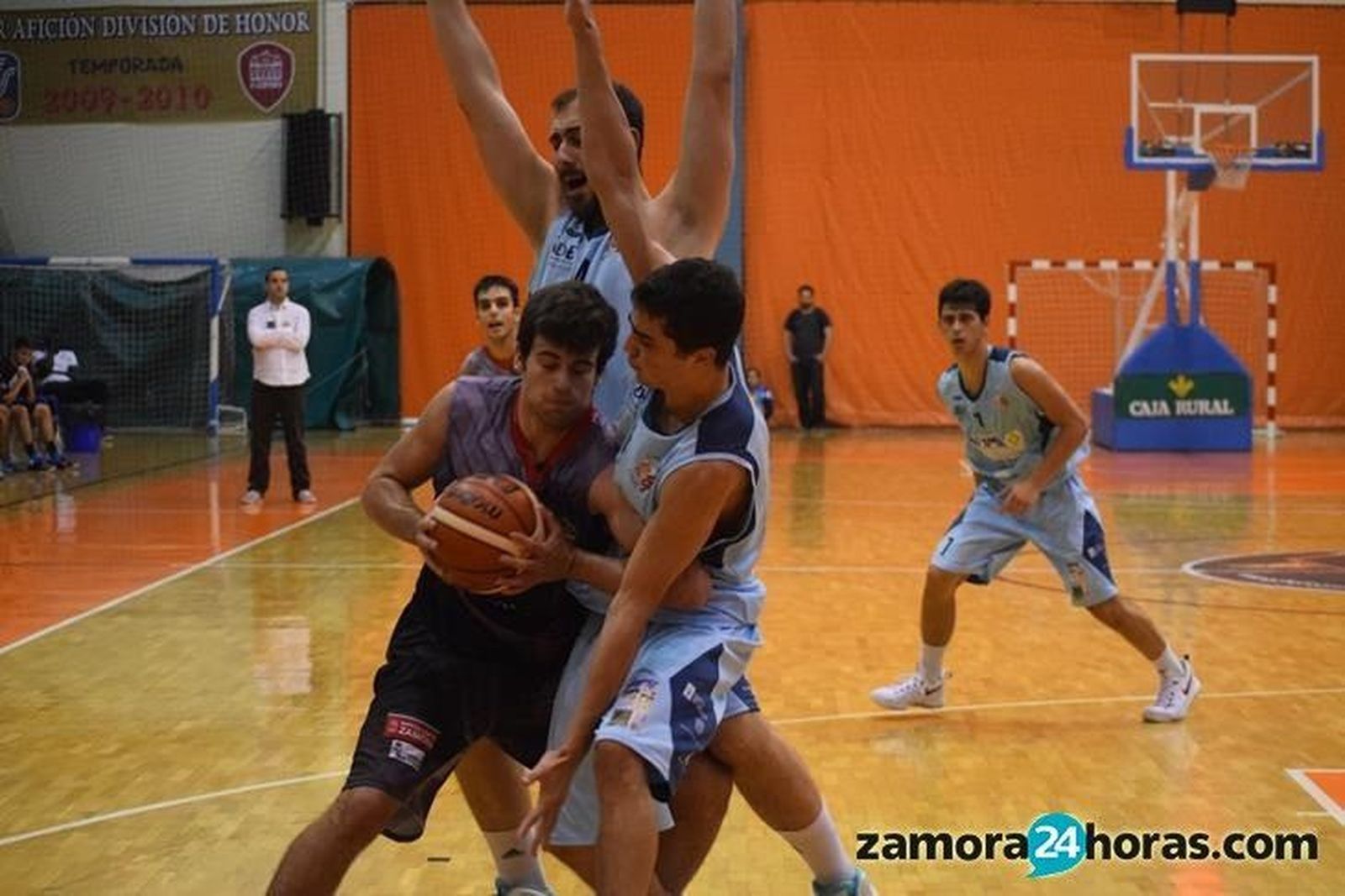 El Innova Chef cae en su debut en casa ante un exigente Estudiantes de Lugo (58-82)