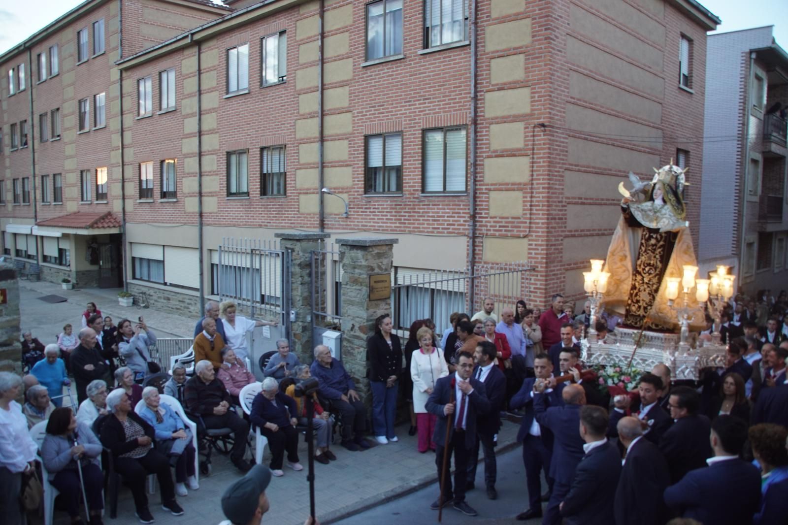Procesión de Santa Teresa en Alba 2025 (54).jpeg